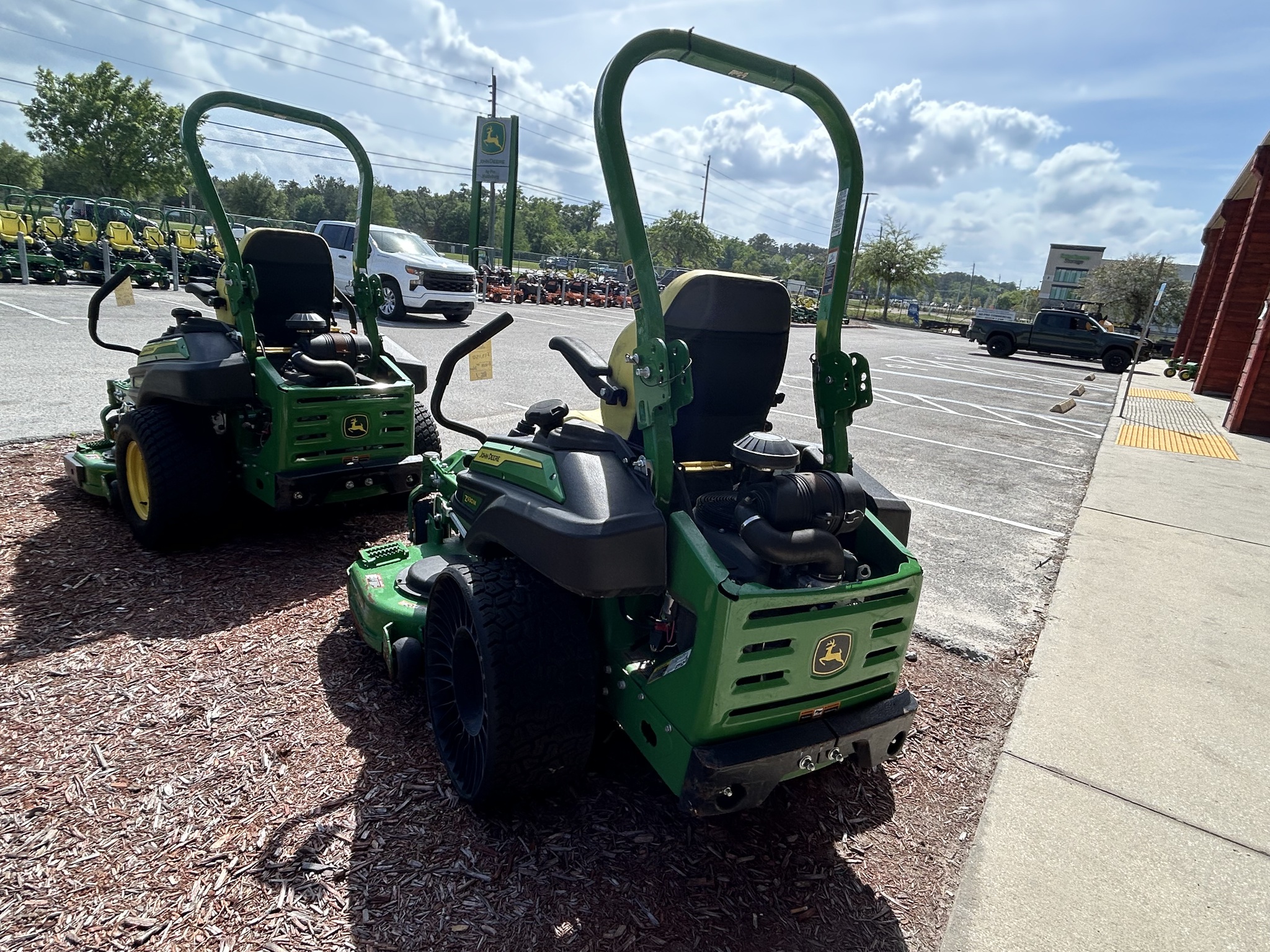 2023 John Deere Z930M Image 4