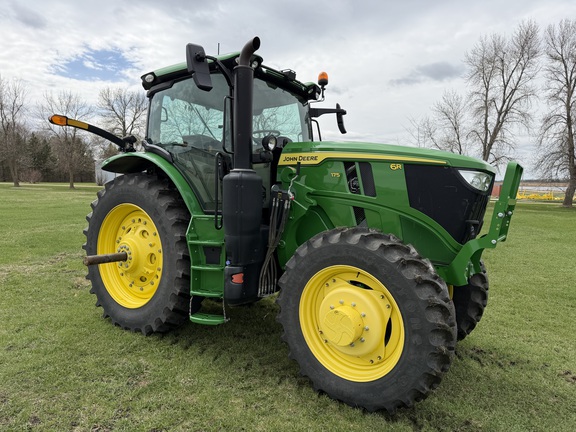  John Deere 6R 175