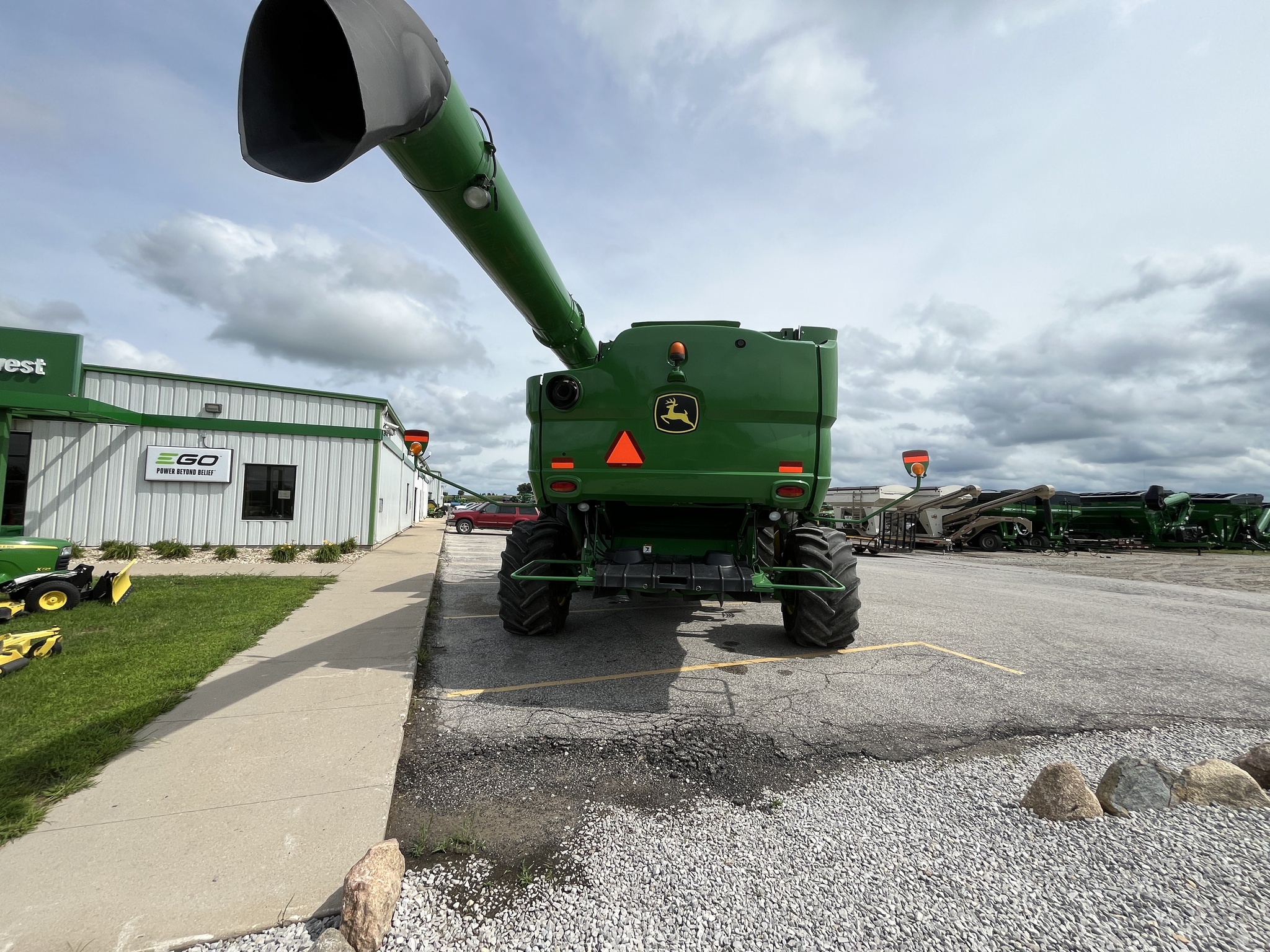 2014 John Deere S680 Image 4