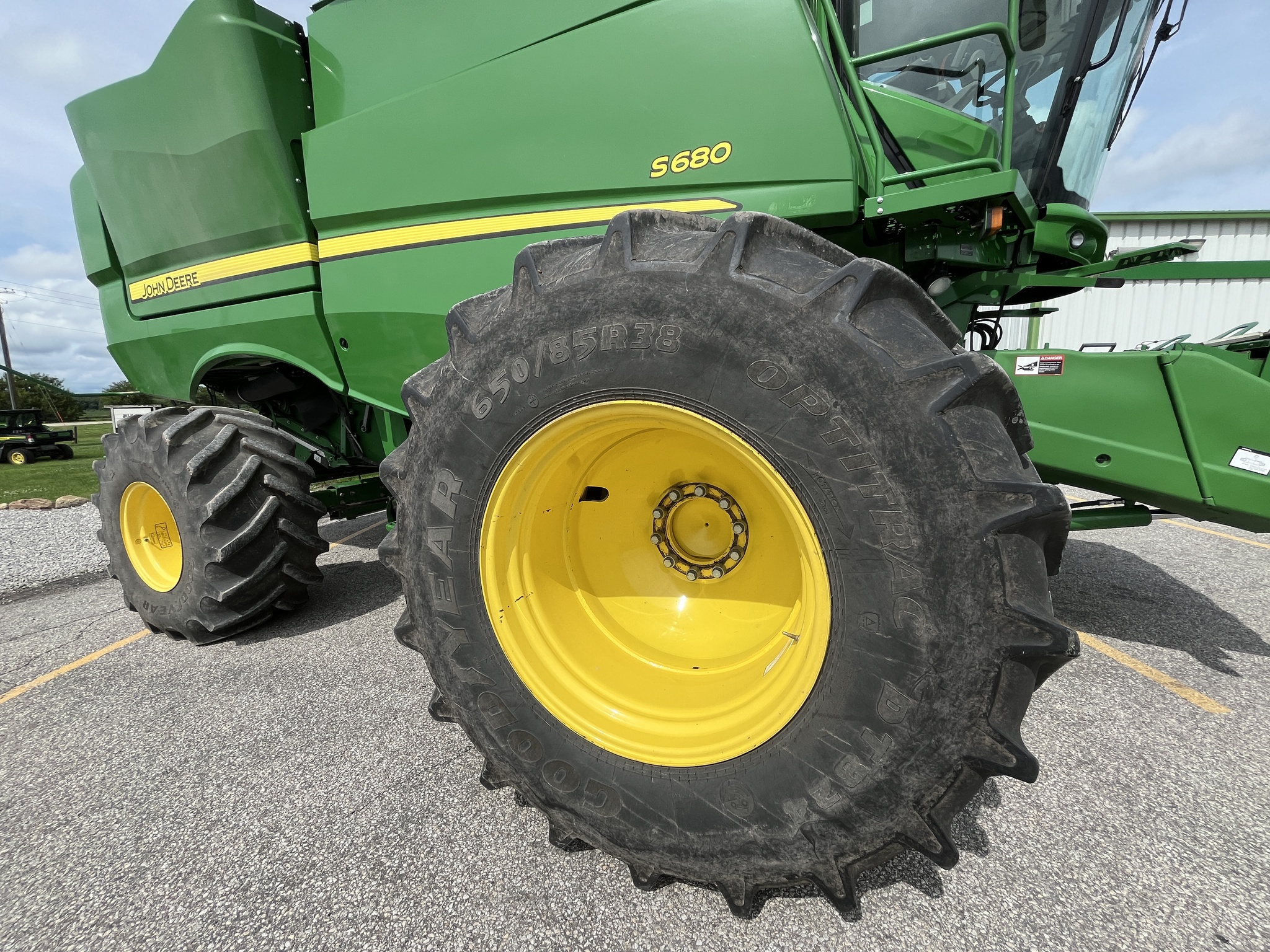 2014 John Deere S680 Image 15