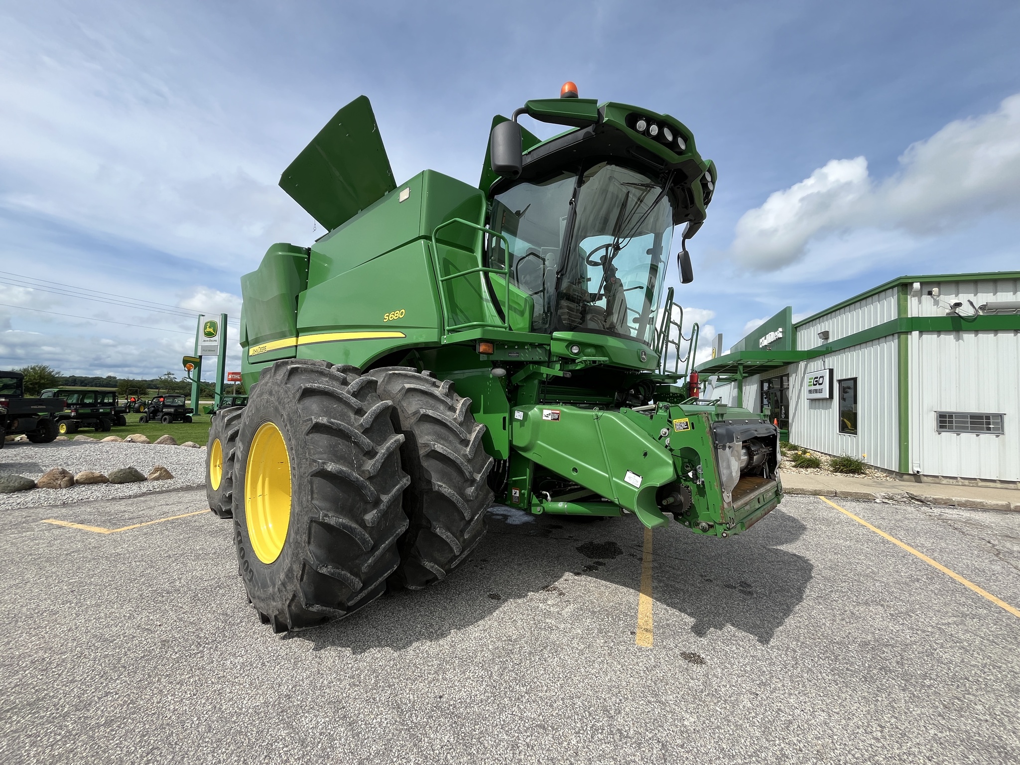 2014 John Deere S680 Image 1