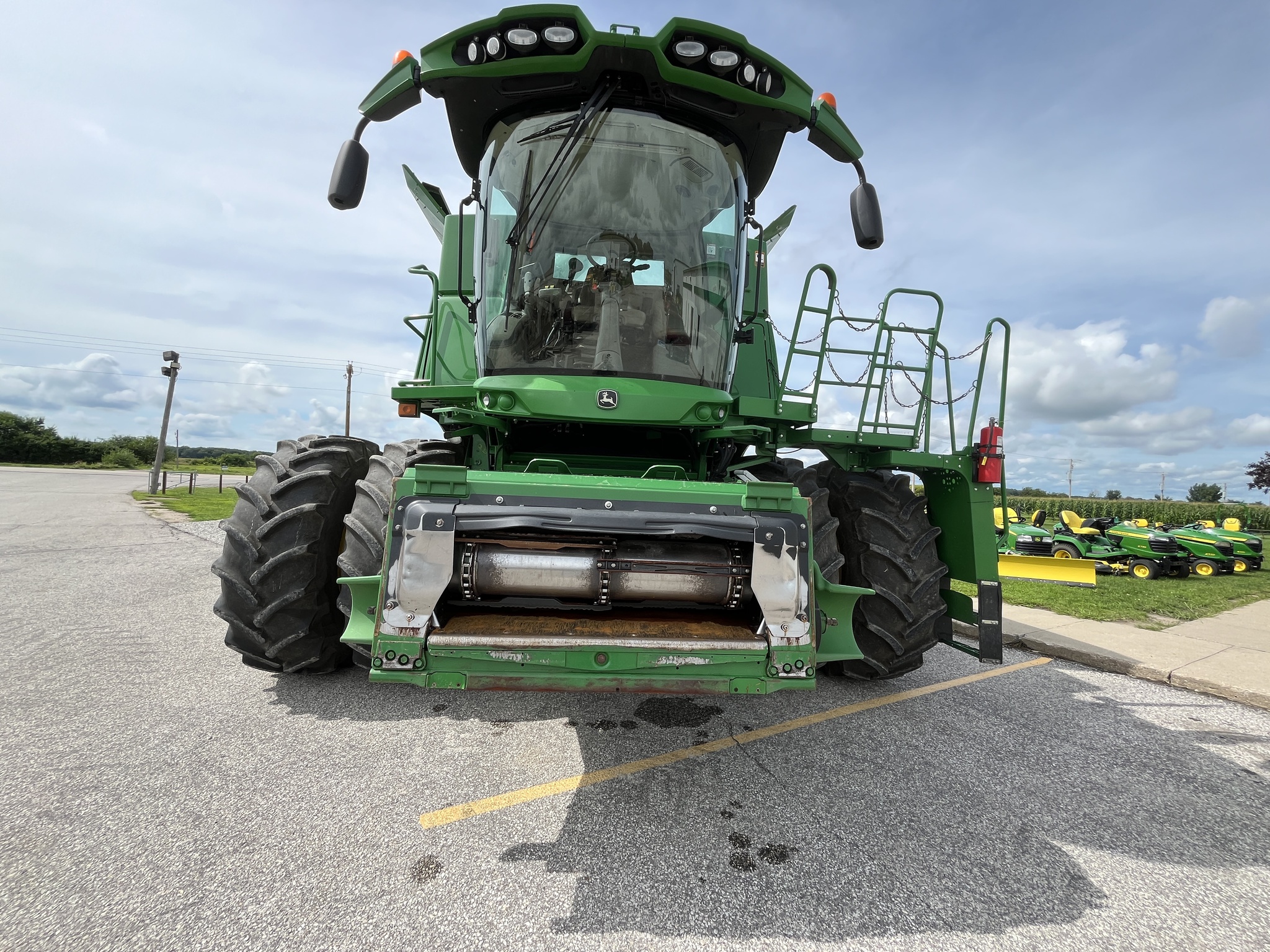 2014 John Deere S680 Image 8