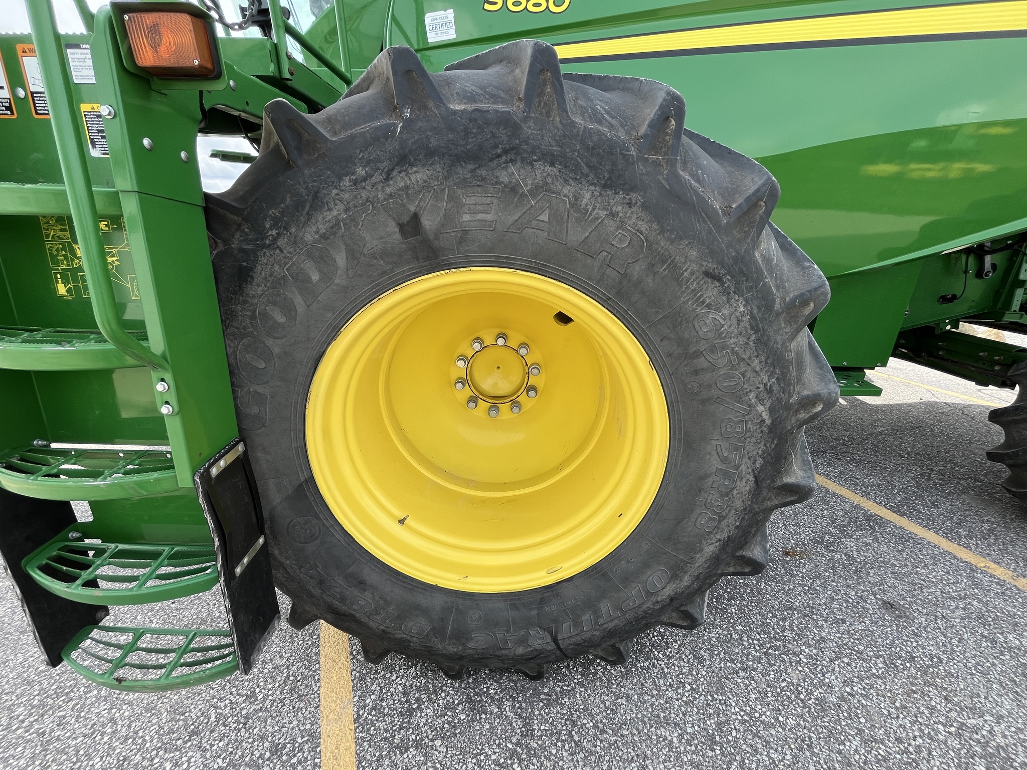 2014 John Deere S680 Image 9