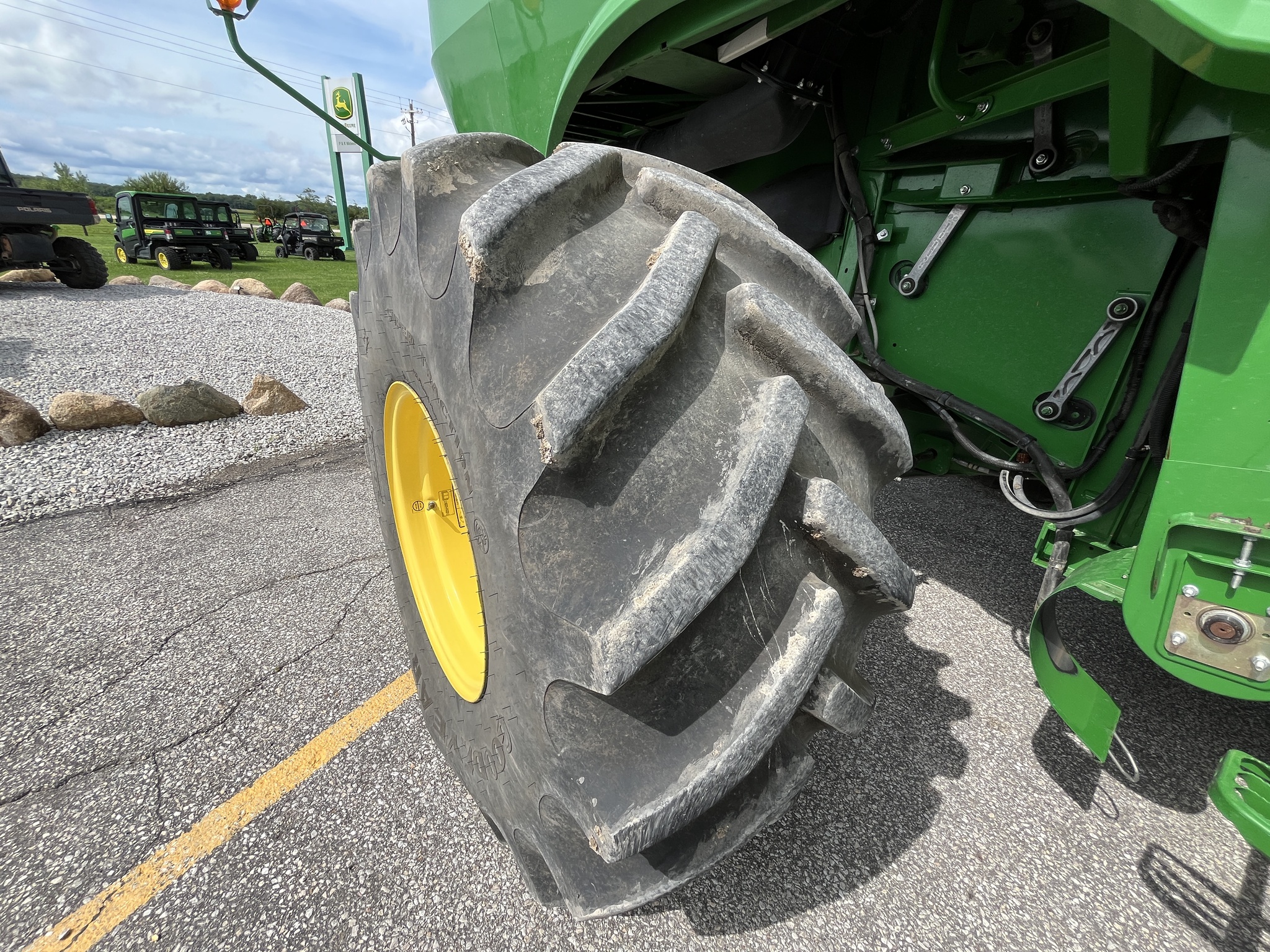 2014 John Deere S680 Image 14