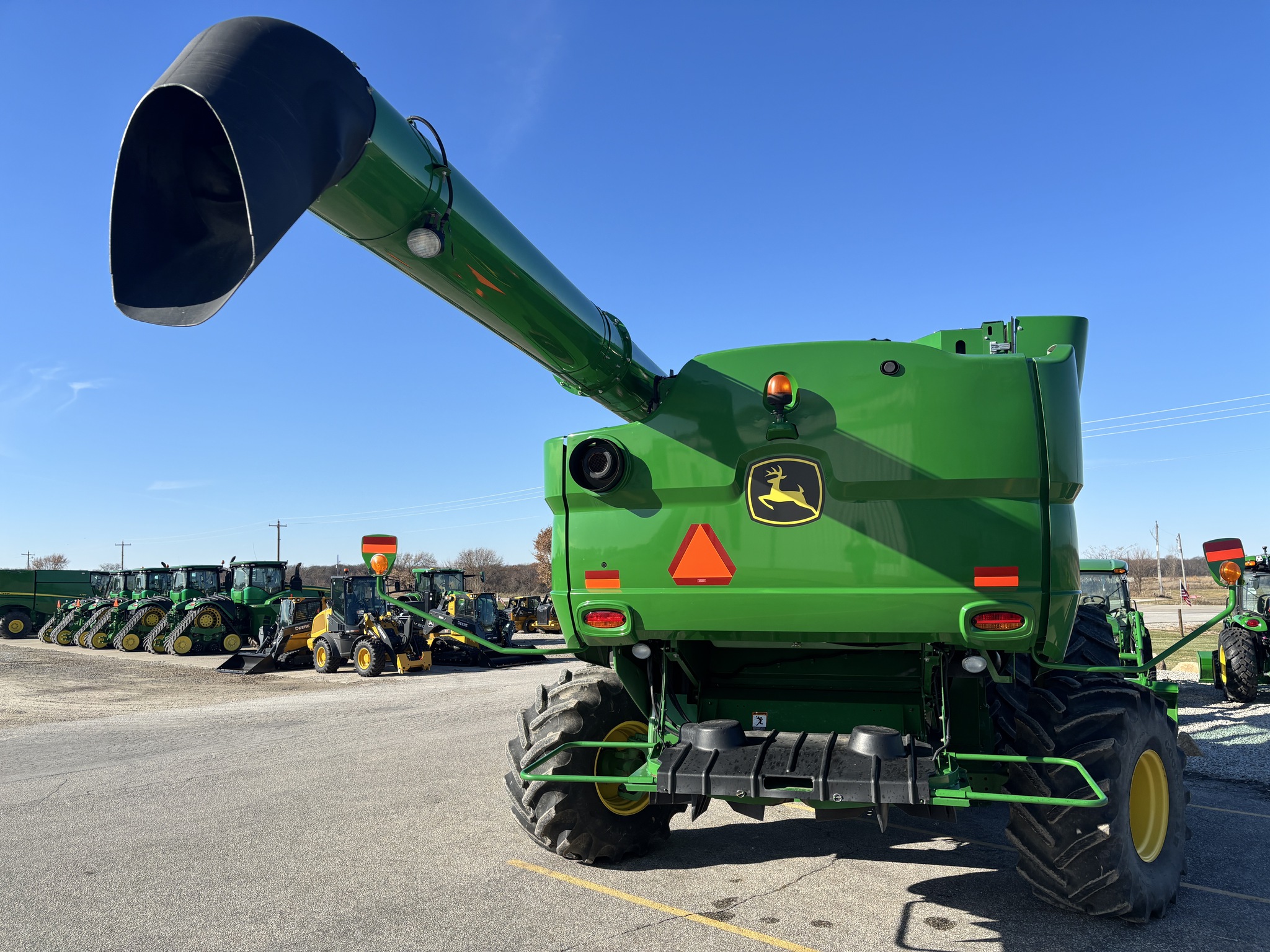 2014 John Deere S680 Image 4