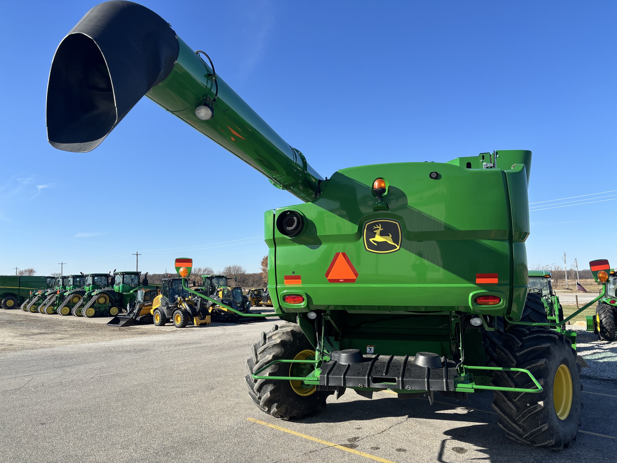 2014 John Deere S680 Image 10