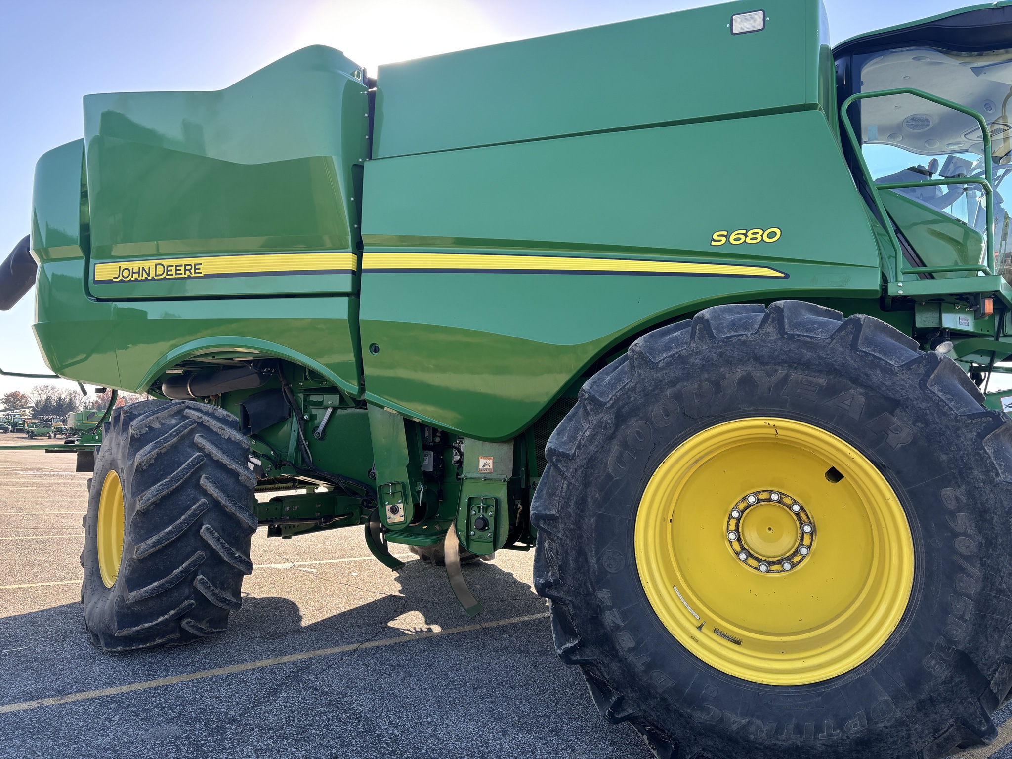2014 John Deere S680 Image 6