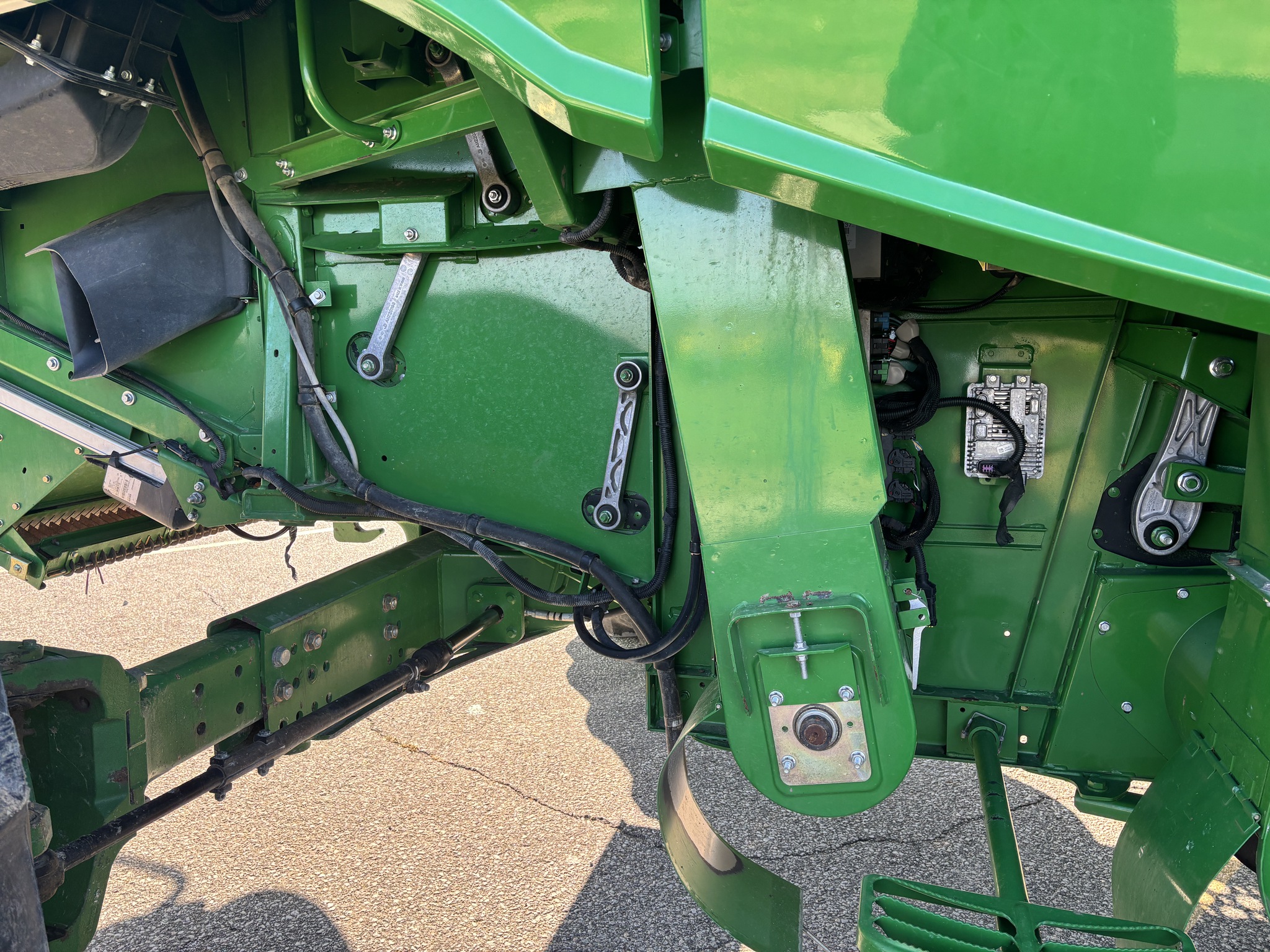 2014 John Deere S680 Image 24