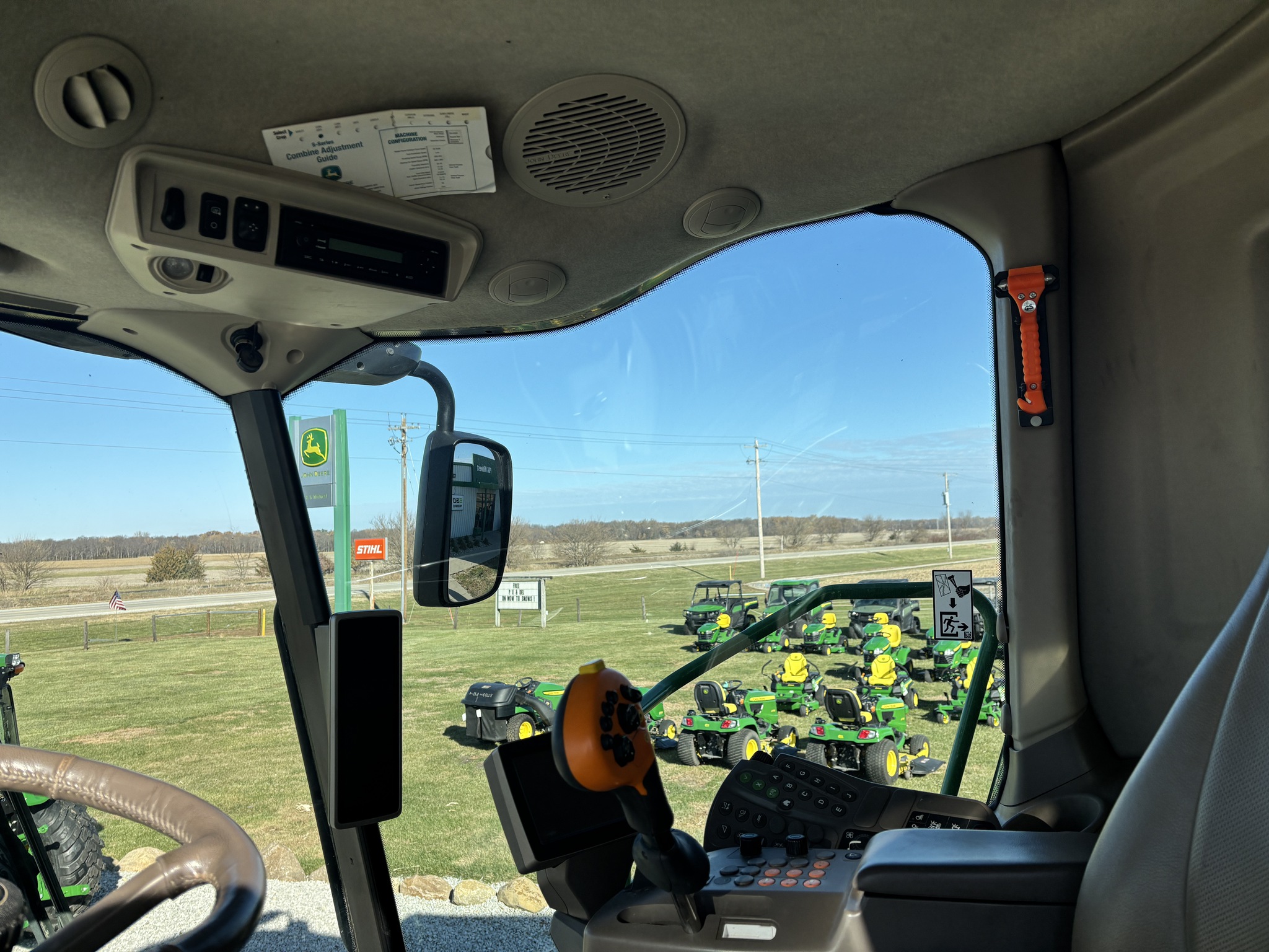 2014 John Deere S680 Image 17