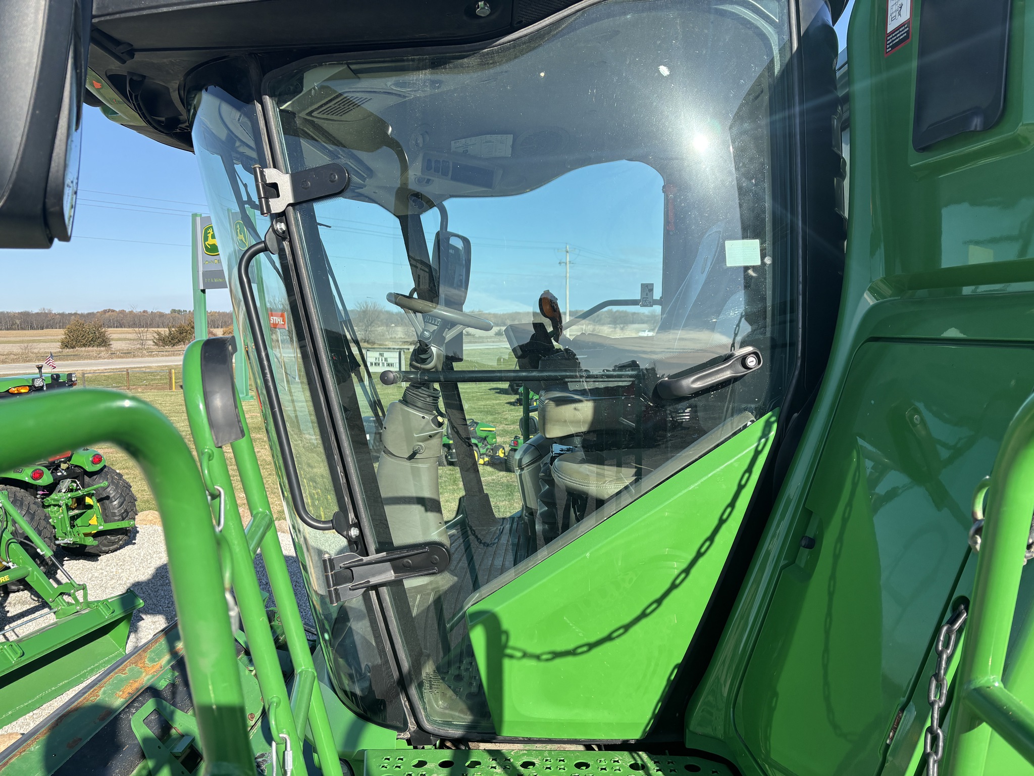 2014 John Deere S680 Image 31