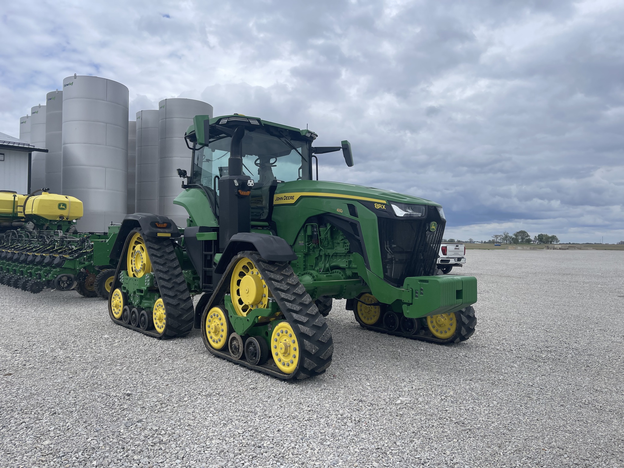 2025 John Deere 8RX 410 Image 2
