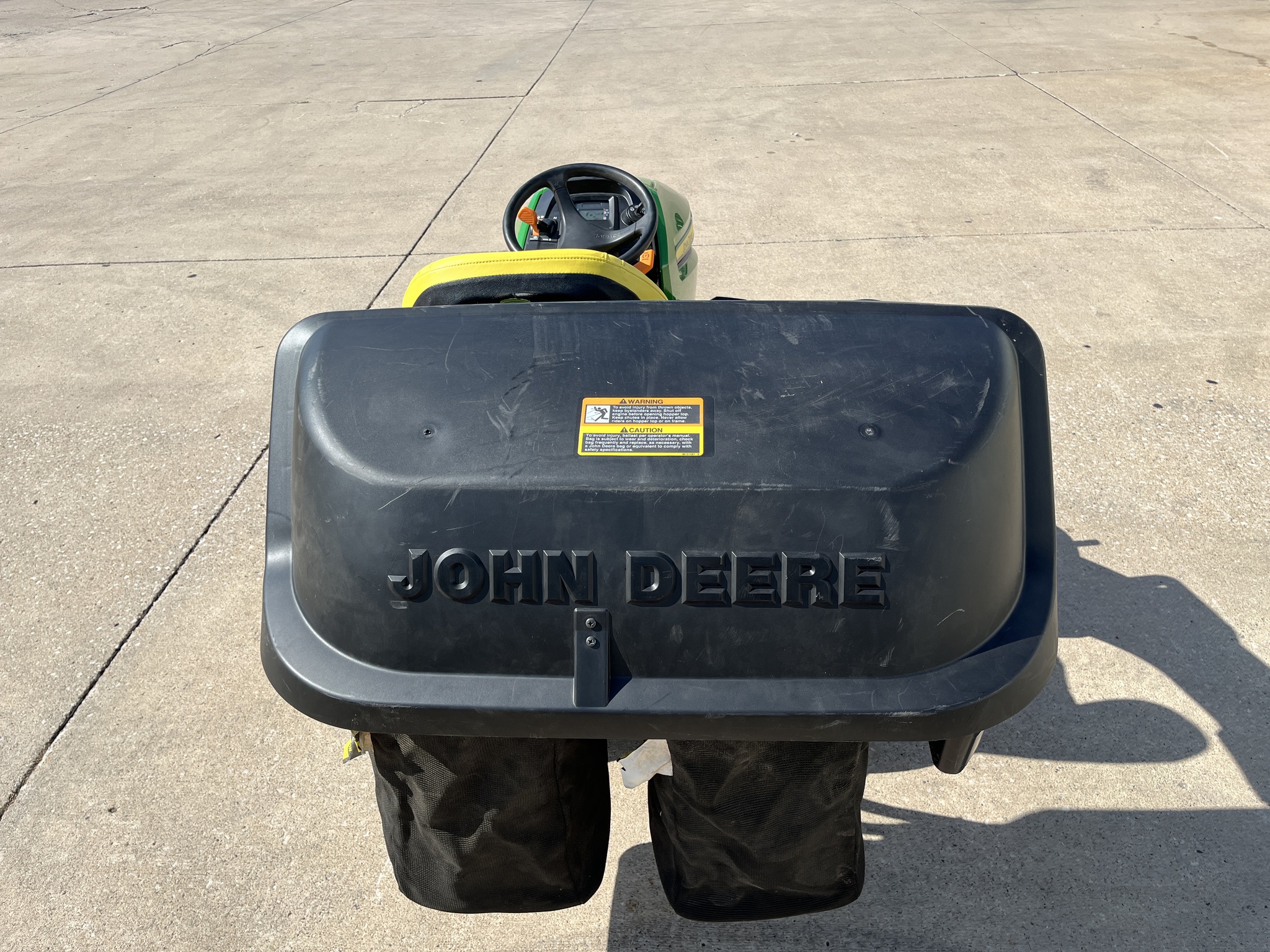 2022 John Deere X390 Image 7