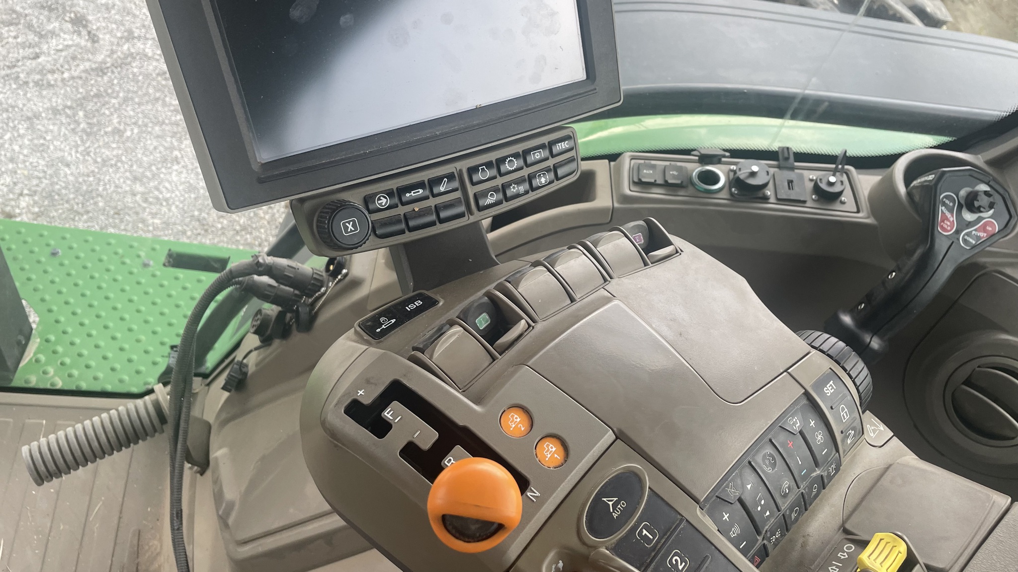 2022 John Deere 8R 340 Image 8