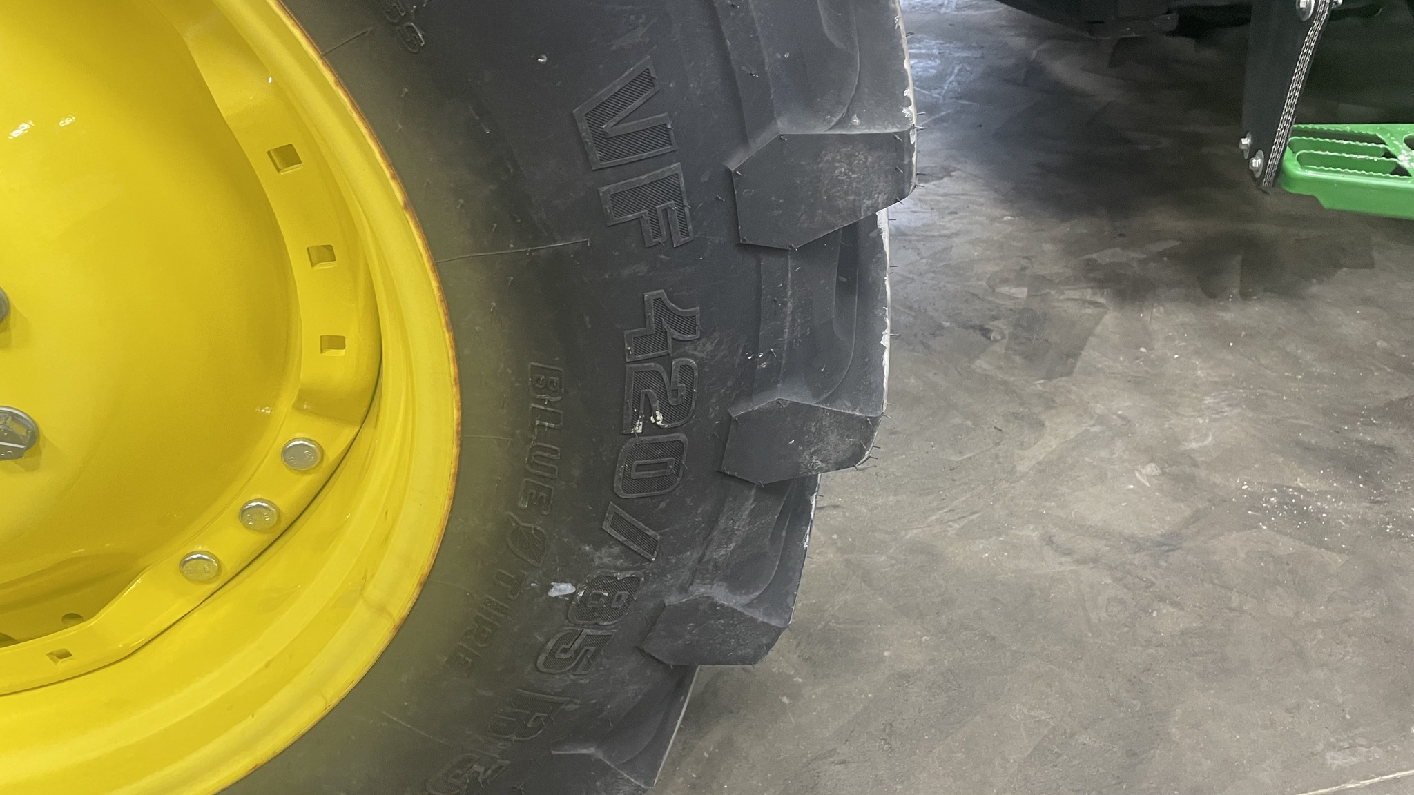 2022 John Deere 8R 340 Image 16