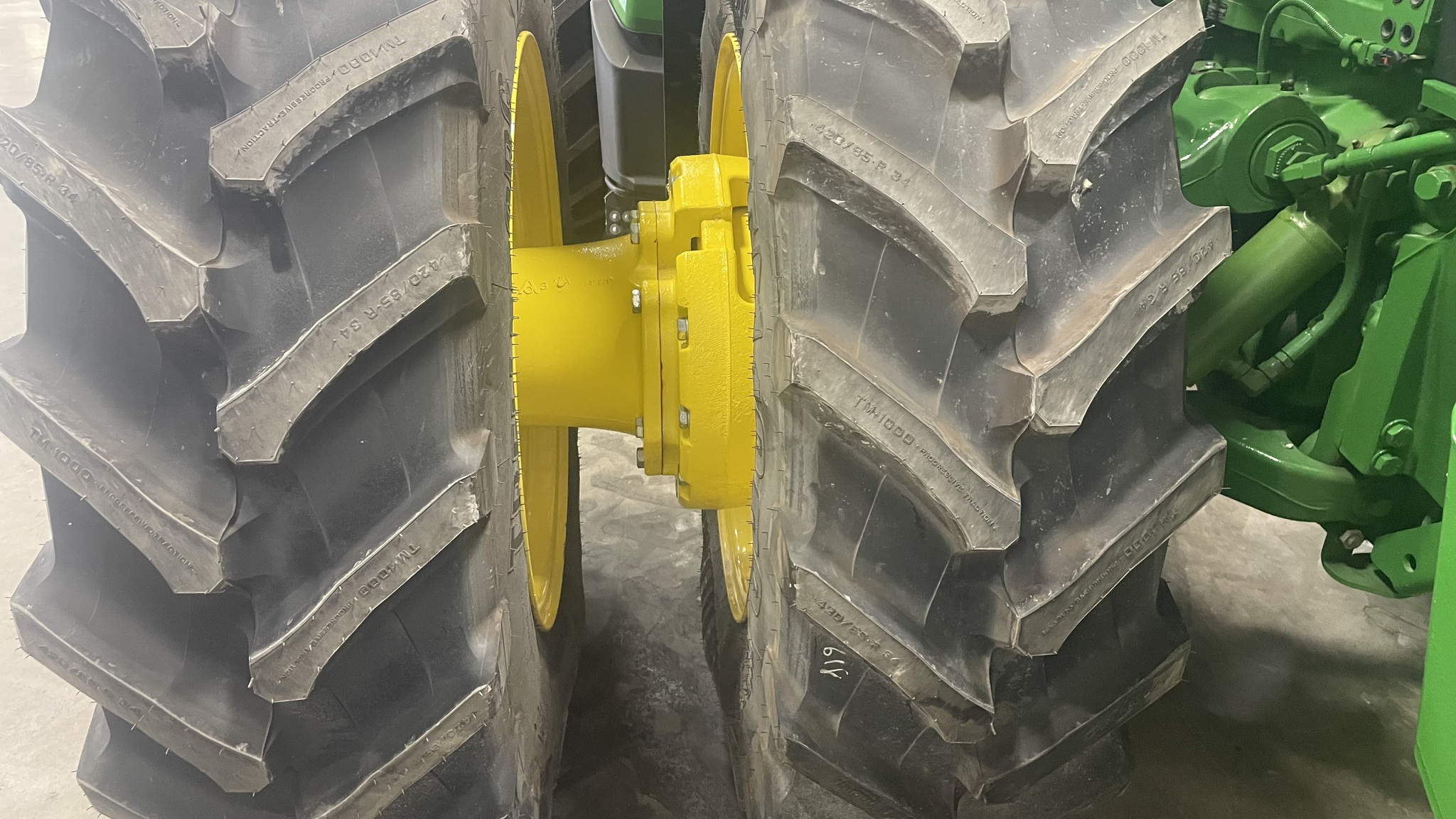 2022 John Deere 8R 340 Image 17