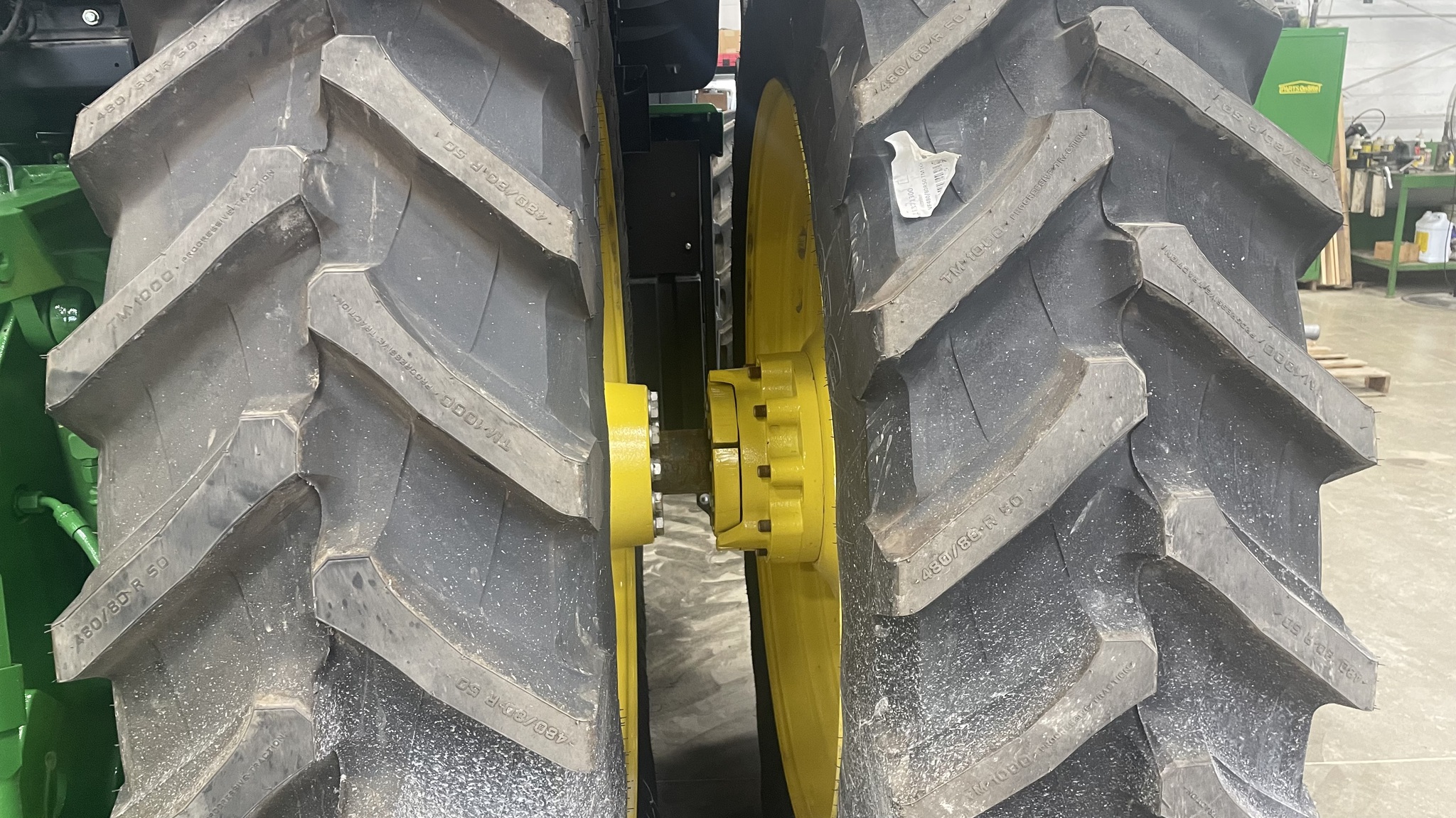2022 John Deere 8R 340 Image 18
