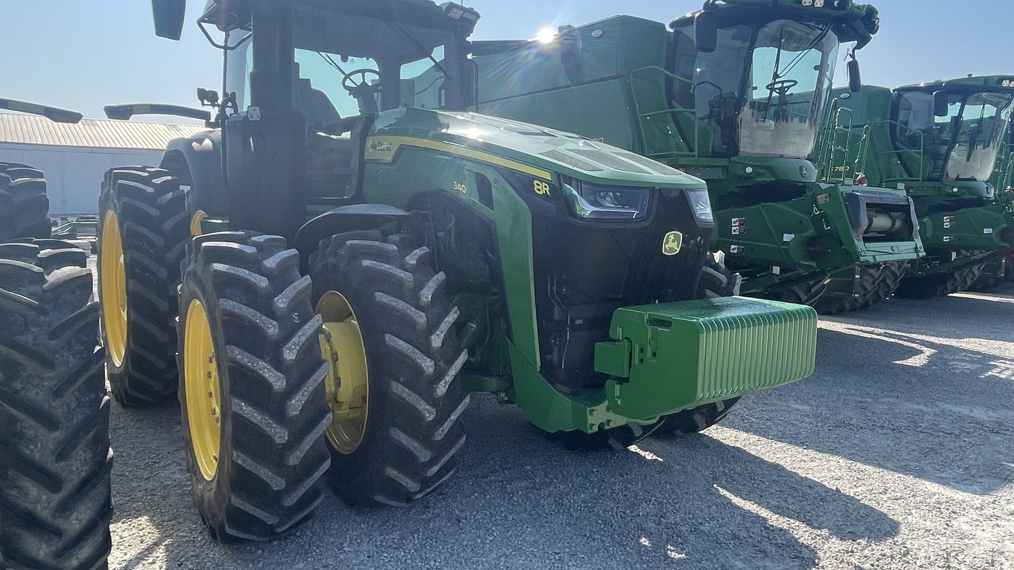 2022 John Deere 8R 340 Image 2