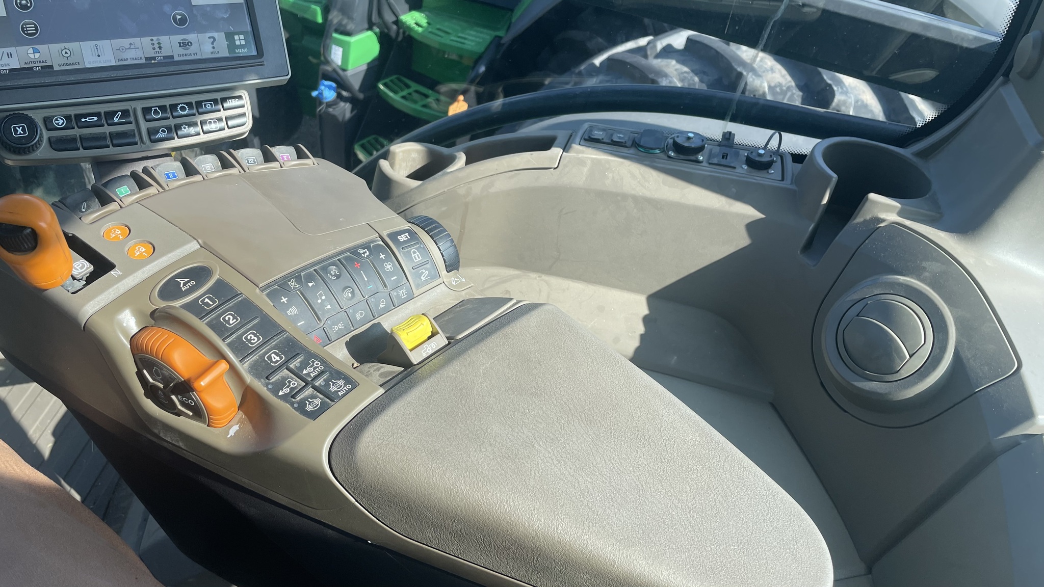 2022 John Deere 8R 340 Image 13