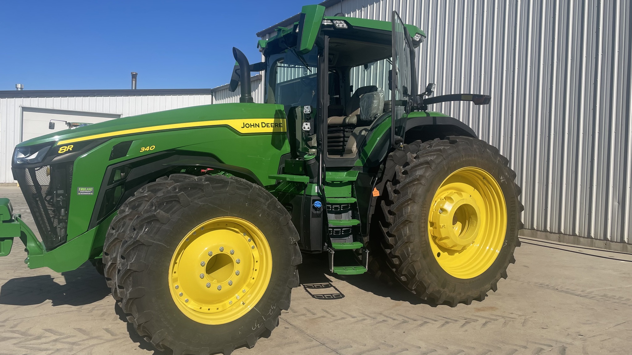 2022 John Deere 8R 340 Image 3