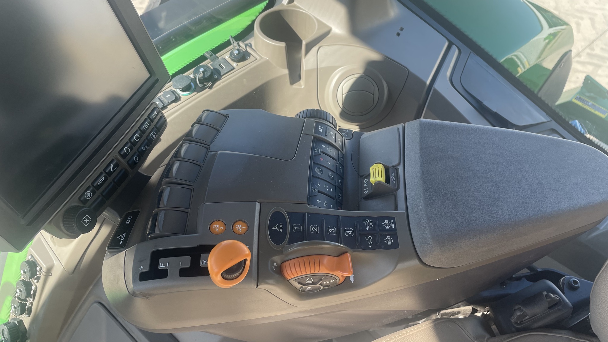 2022 John Deere 8R 340 Image 19