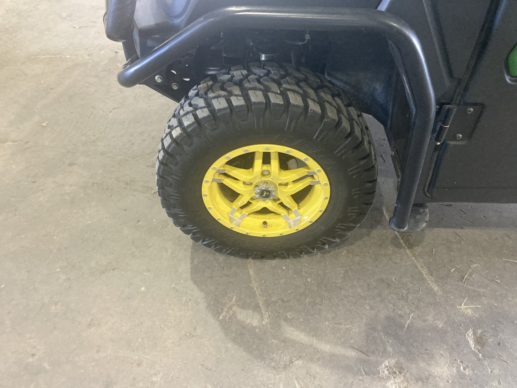 2019 John Deere XUV 835R Image 2