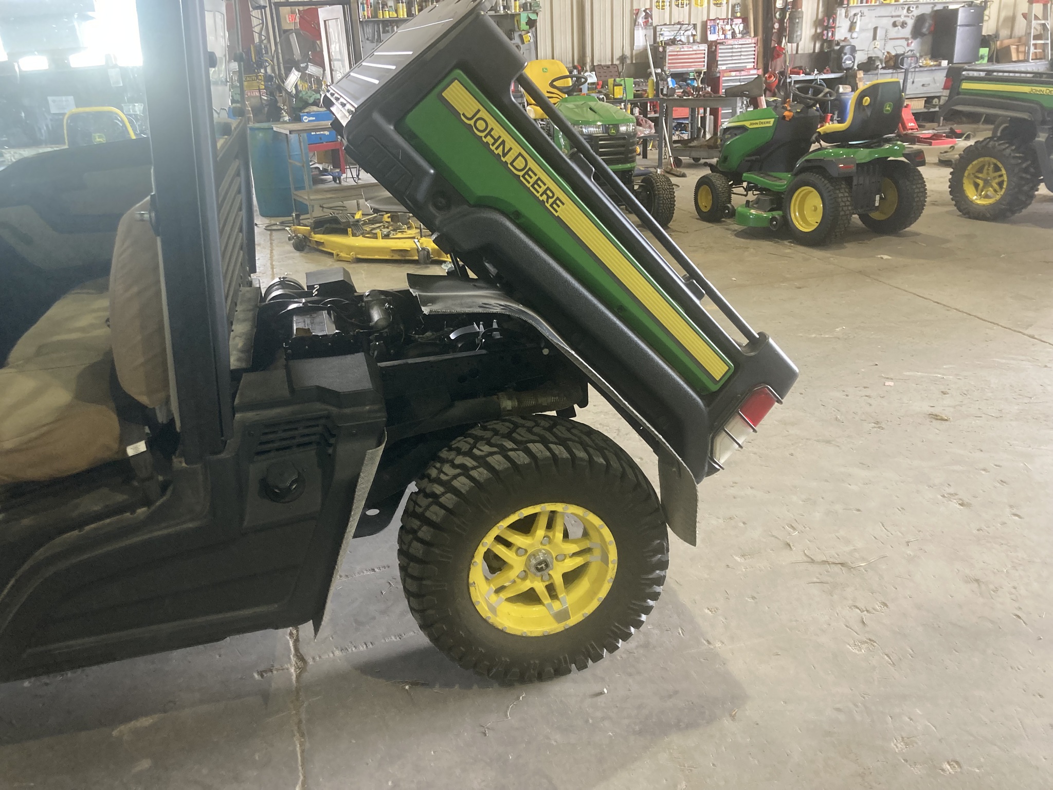 2019 John Deere XUV 835R Image 5