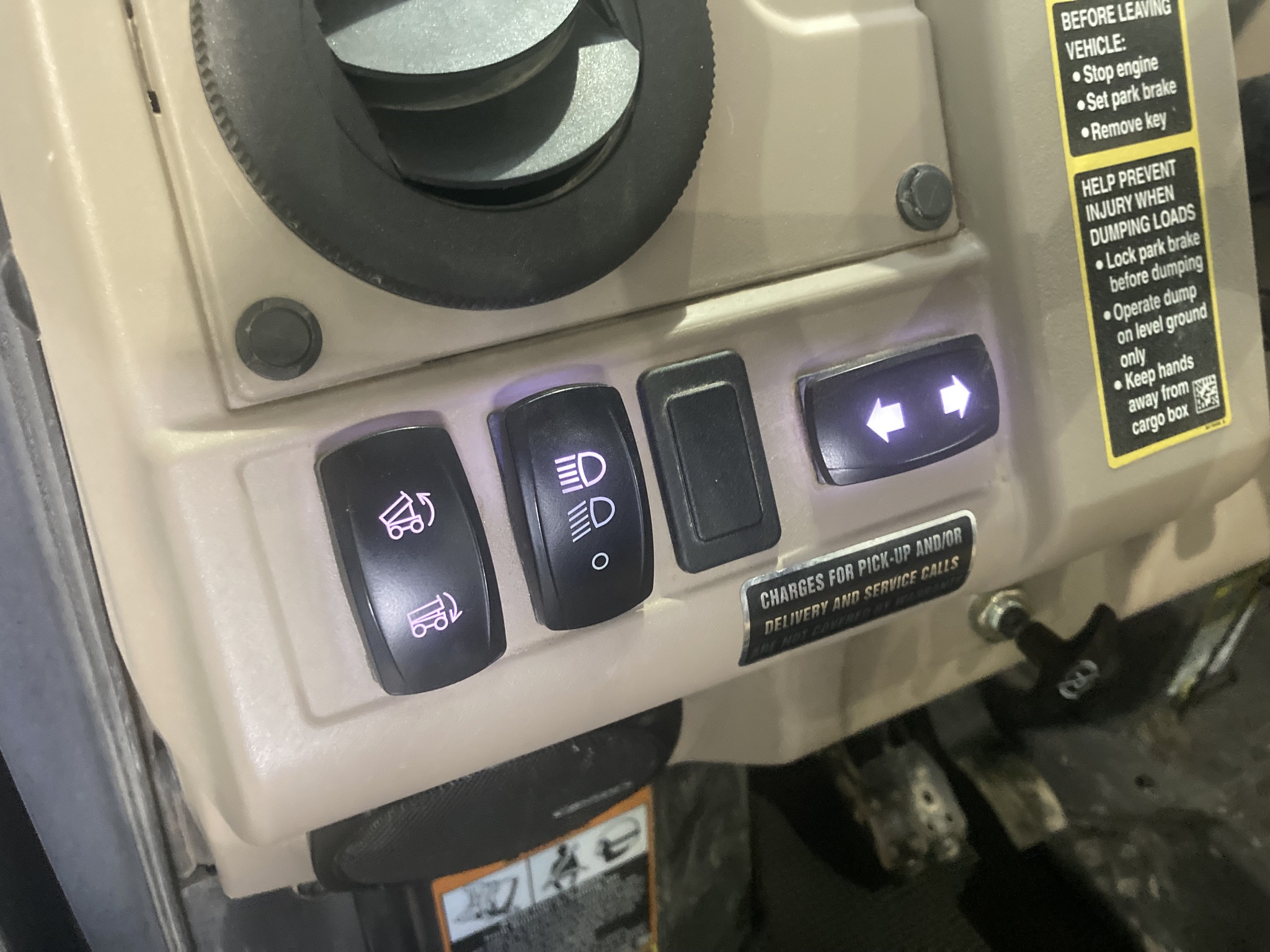 2019 John Deere XUV 835R Image 9