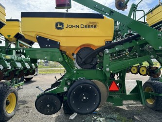 2022 John Deere 1745 Image 3
