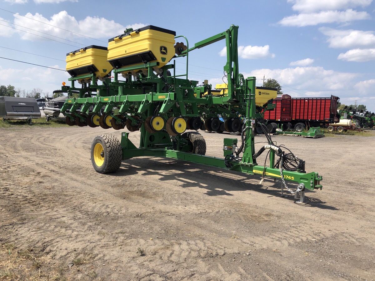 2022 John Deere 1745 Image 5