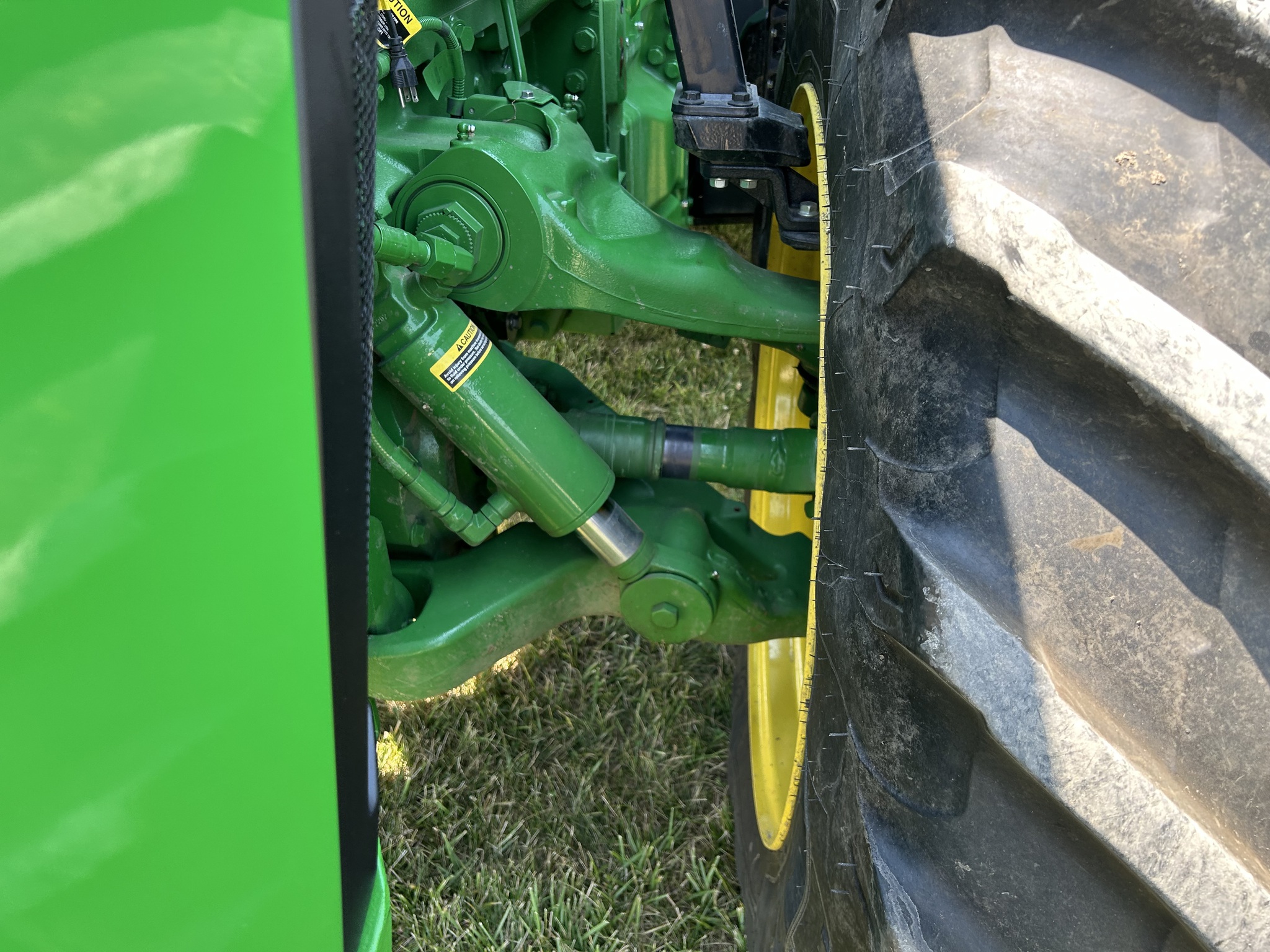  2024 John Deere 8R 370 at Heritage Tractor in Lexington, IL