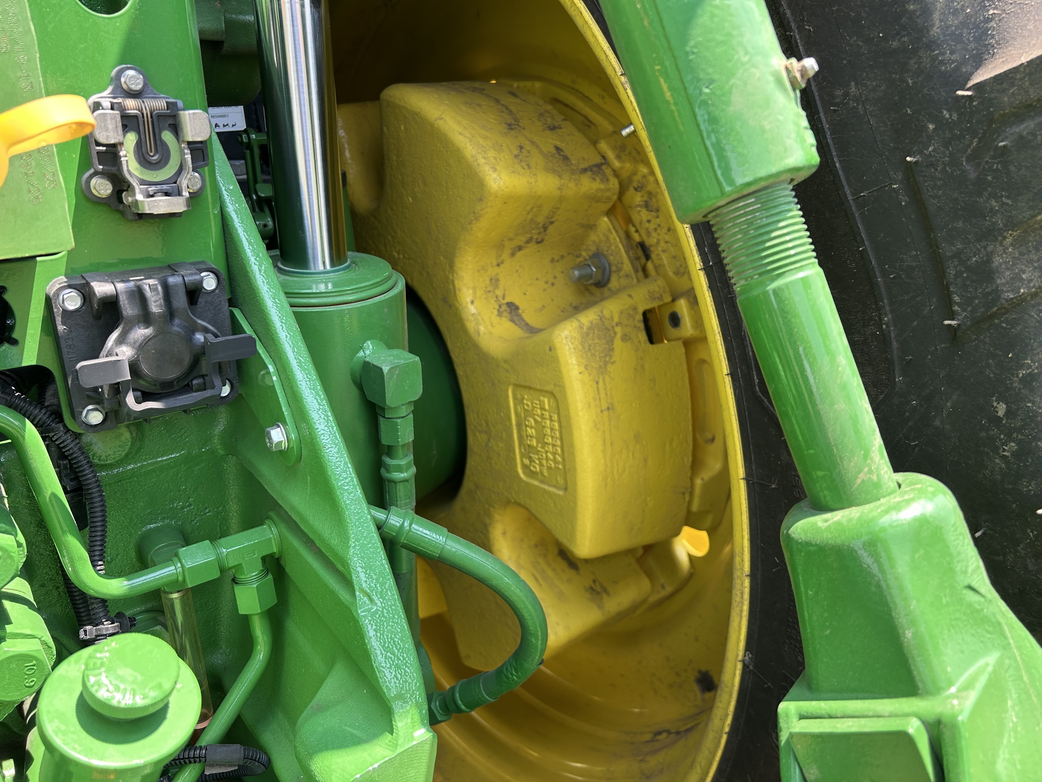  2024 John Deere 8R 370 at Heritage Tractor in Lexington, IL