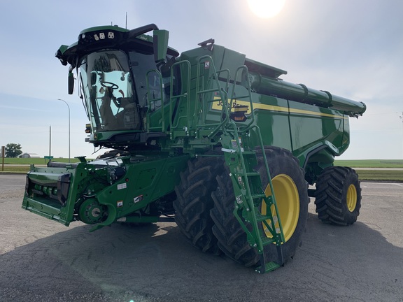 Photo of 2024 John Deere X9 1000