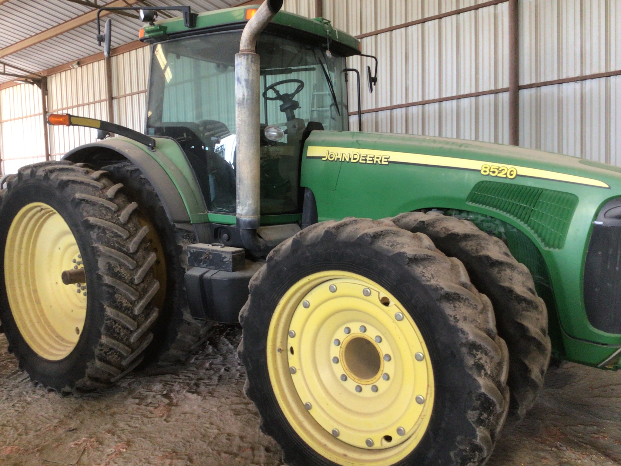 2002 John Deere 8520 Image 1