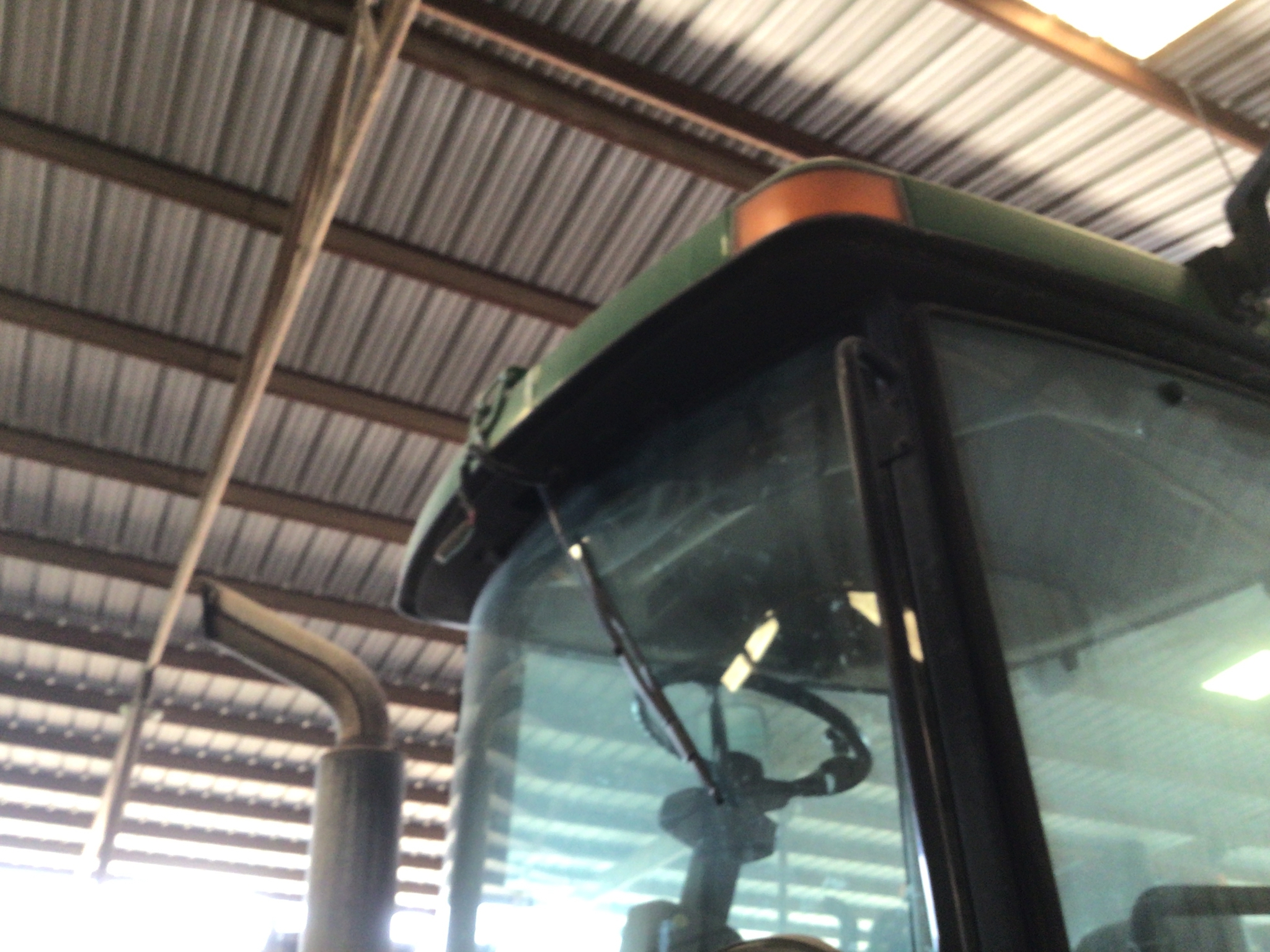 2002 John Deere 8520 Image 9