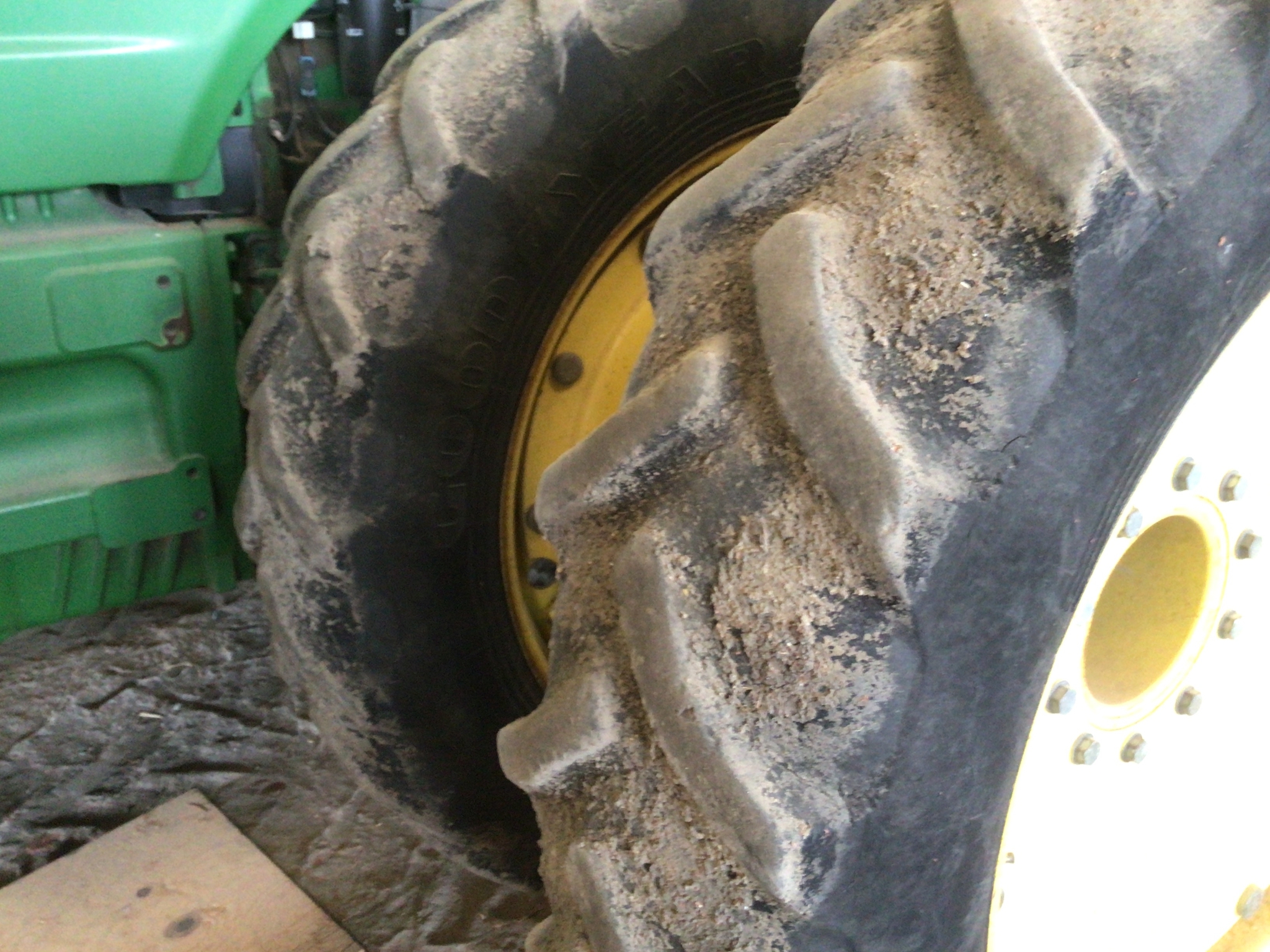 2002 John Deere 8520 Image 34