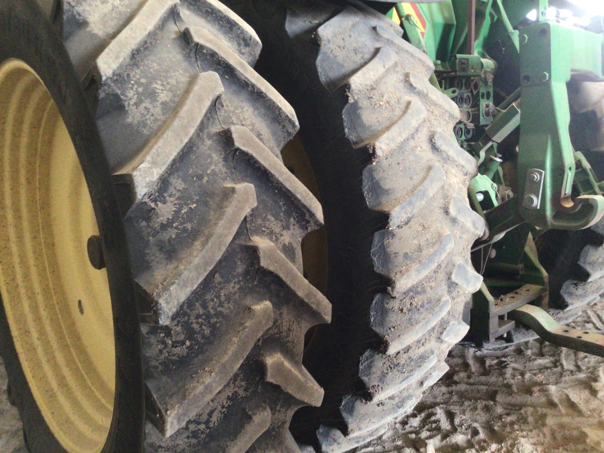 2002 John Deere 8520 Image 35