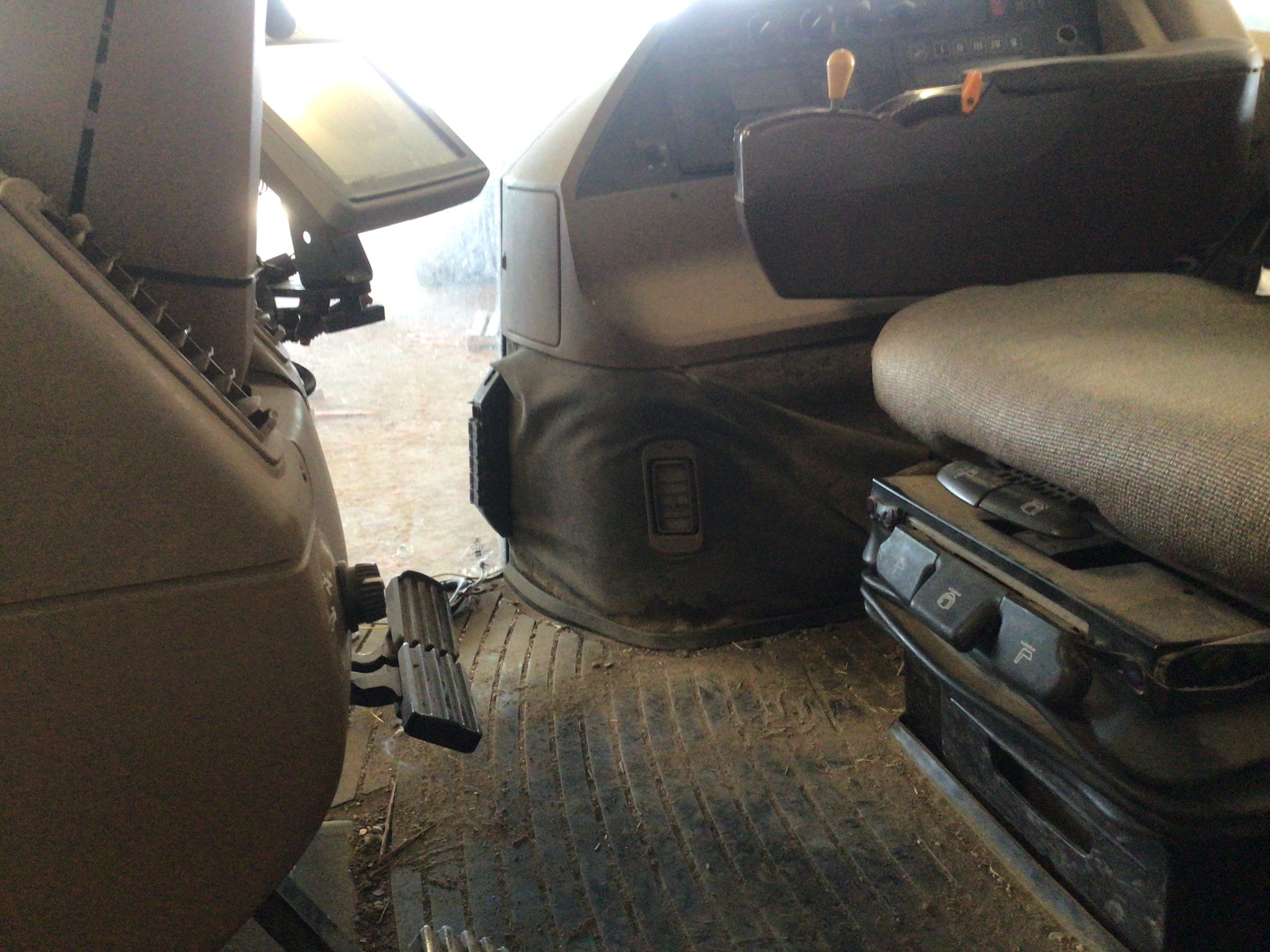2002 John Deere 8520 Image 13