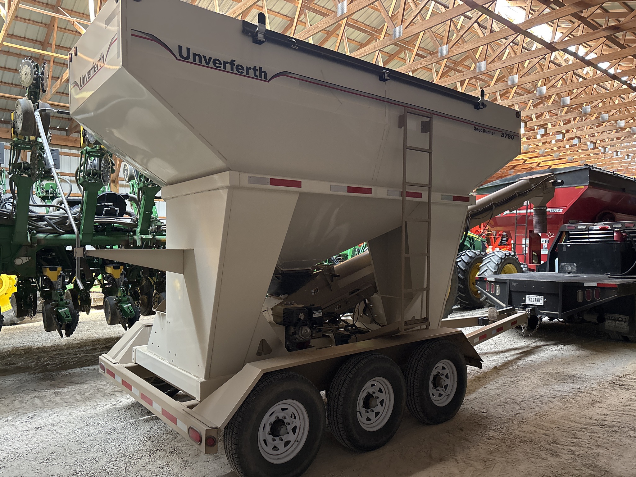 Used 2013 Unverferth 3750 Tender Carts at Koenig Equipment in Franklin, IN - PhotoXL1