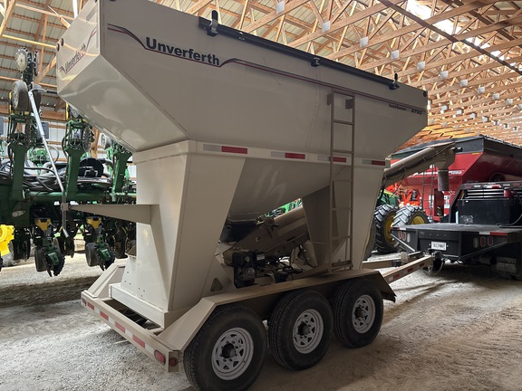 Used 2013 Unverferth 3750 Tender Carts at Koenig Equipment in Franklin, IN - Photo1