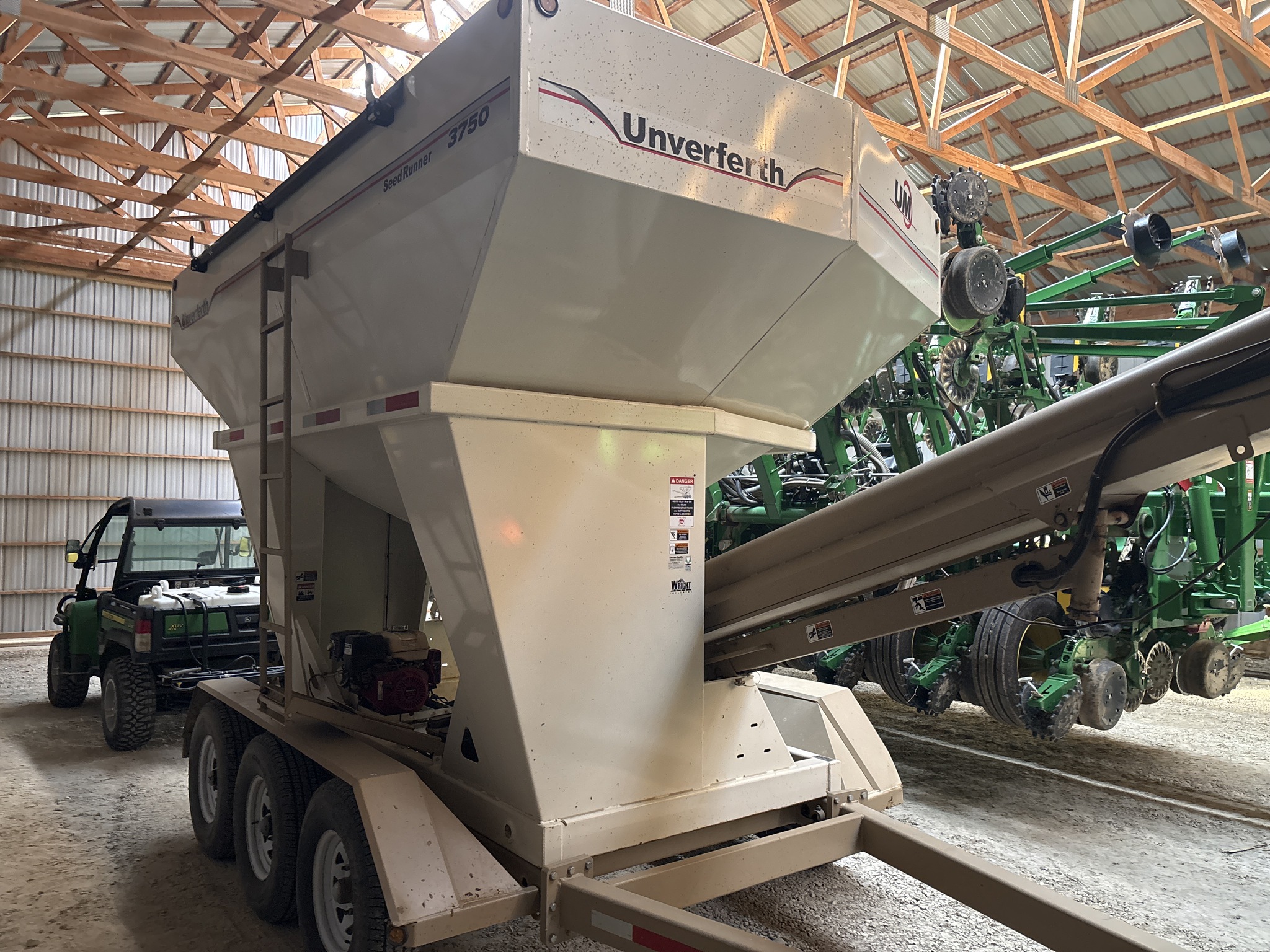 Used 2013 Unverferth 3750 Tender Carts at Koenig Equipment in Franklin, IN - PhotoXL2