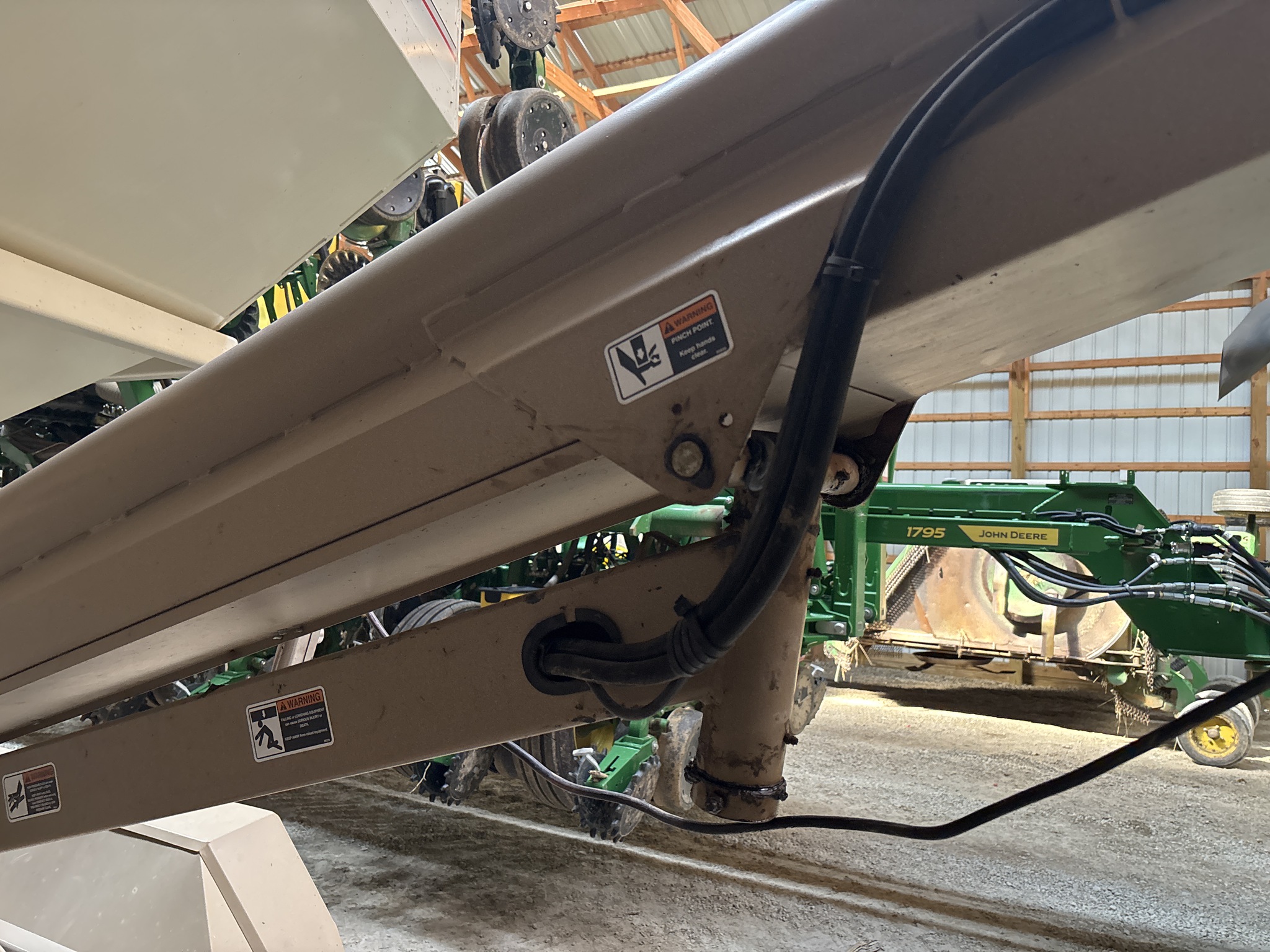 Used 2013 Unverferth 3750 Tender Carts at Koenig Equipment in Franklin, IN - PhotoXL17