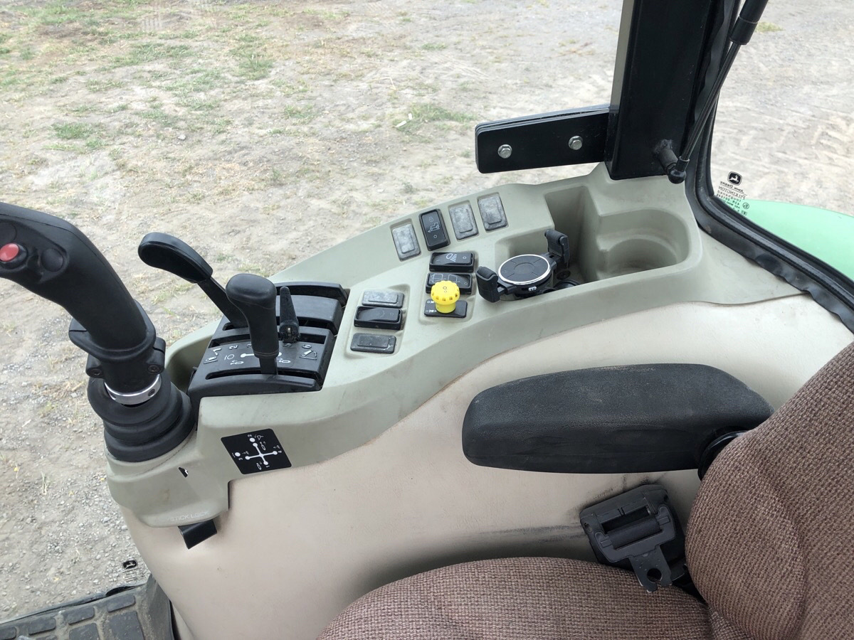2010 John Deere 4720 Image 11