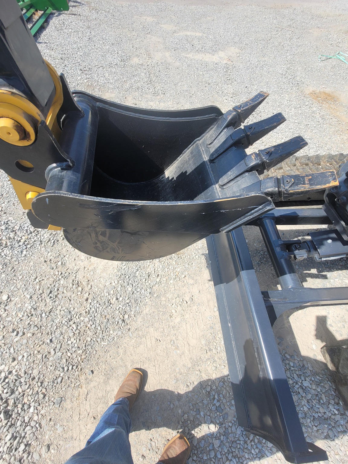 2024 John Deere 35 P Image 11