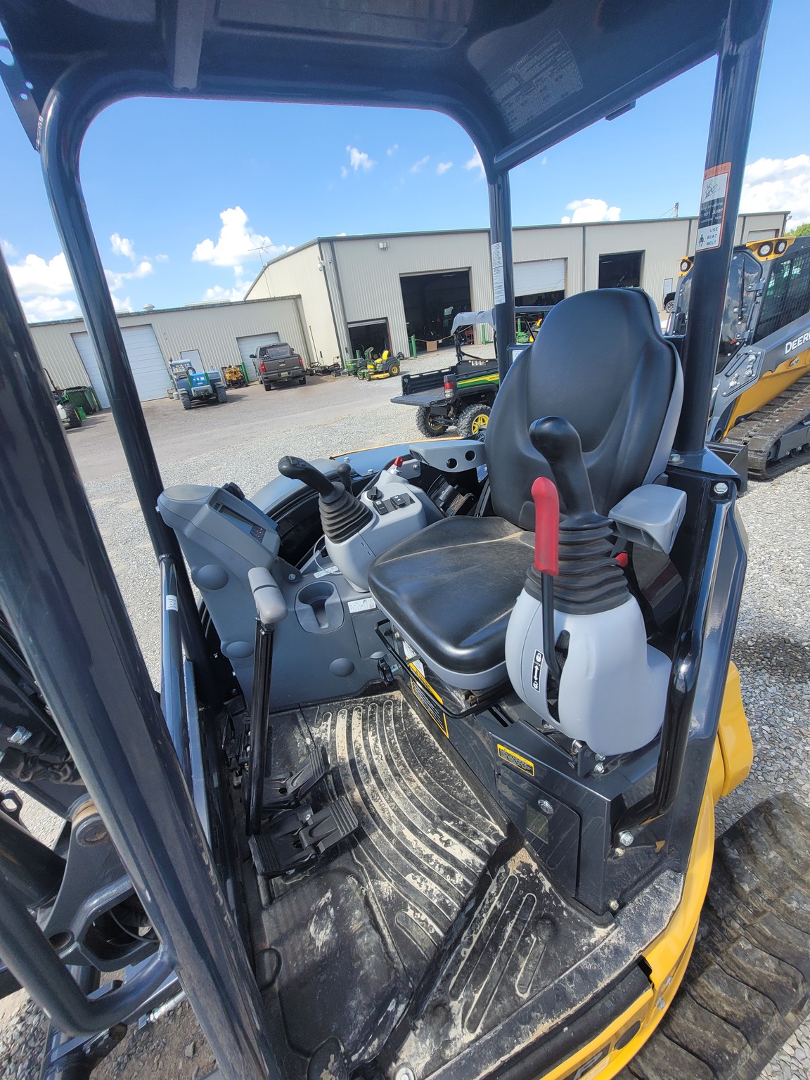 2024 John Deere 35 P Image 10