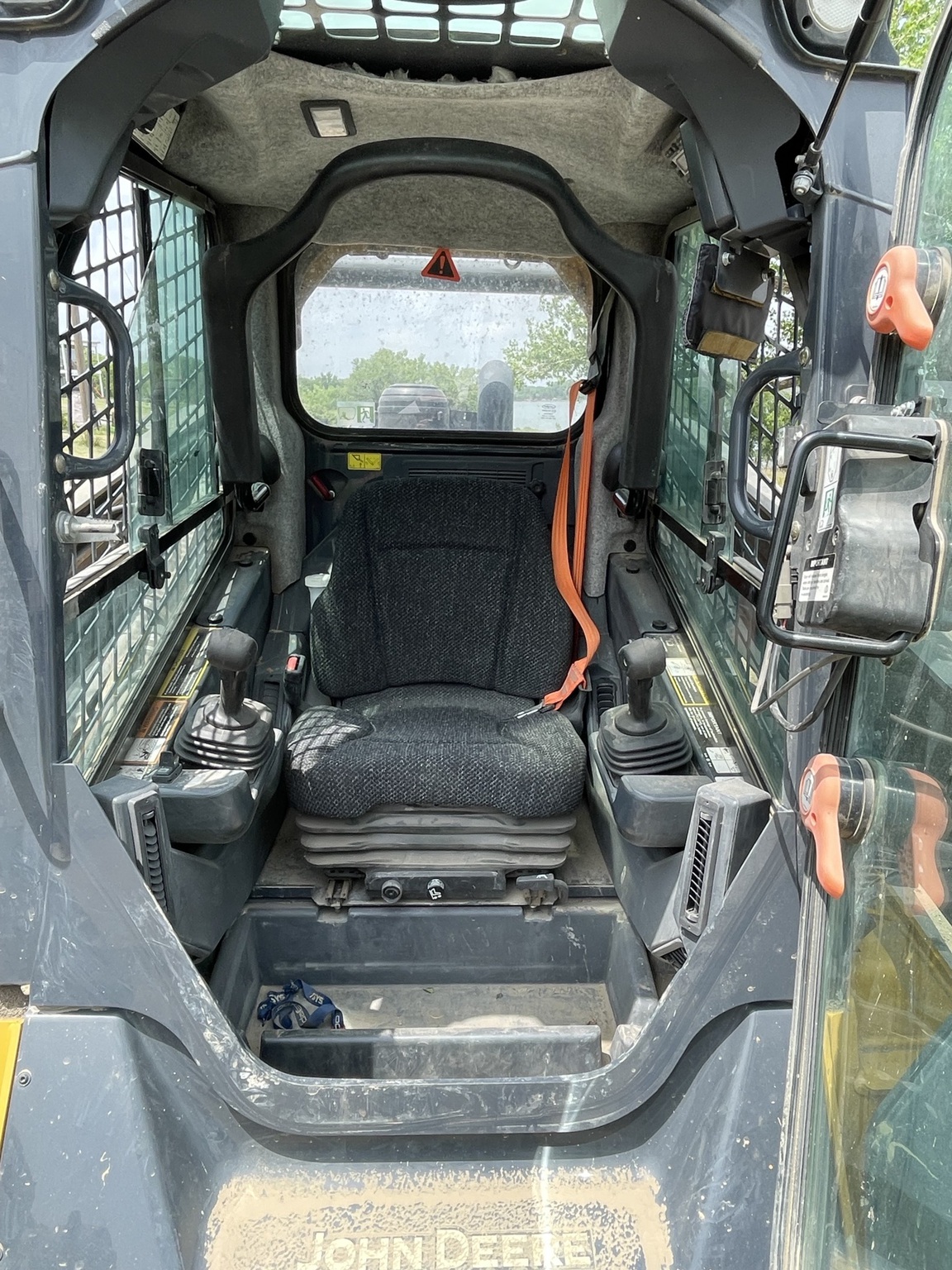 2019 John Deere 333G Image 13