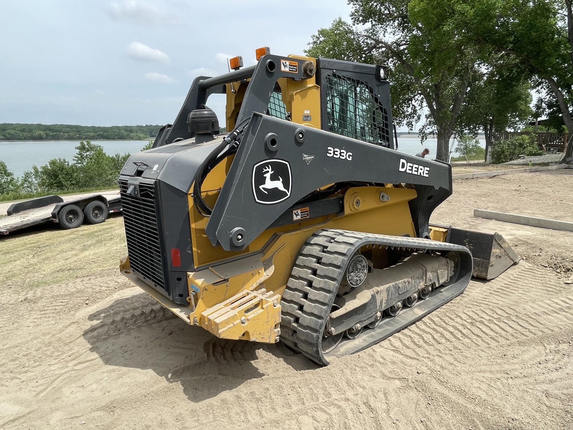 2019 John Deere 333G Image 3