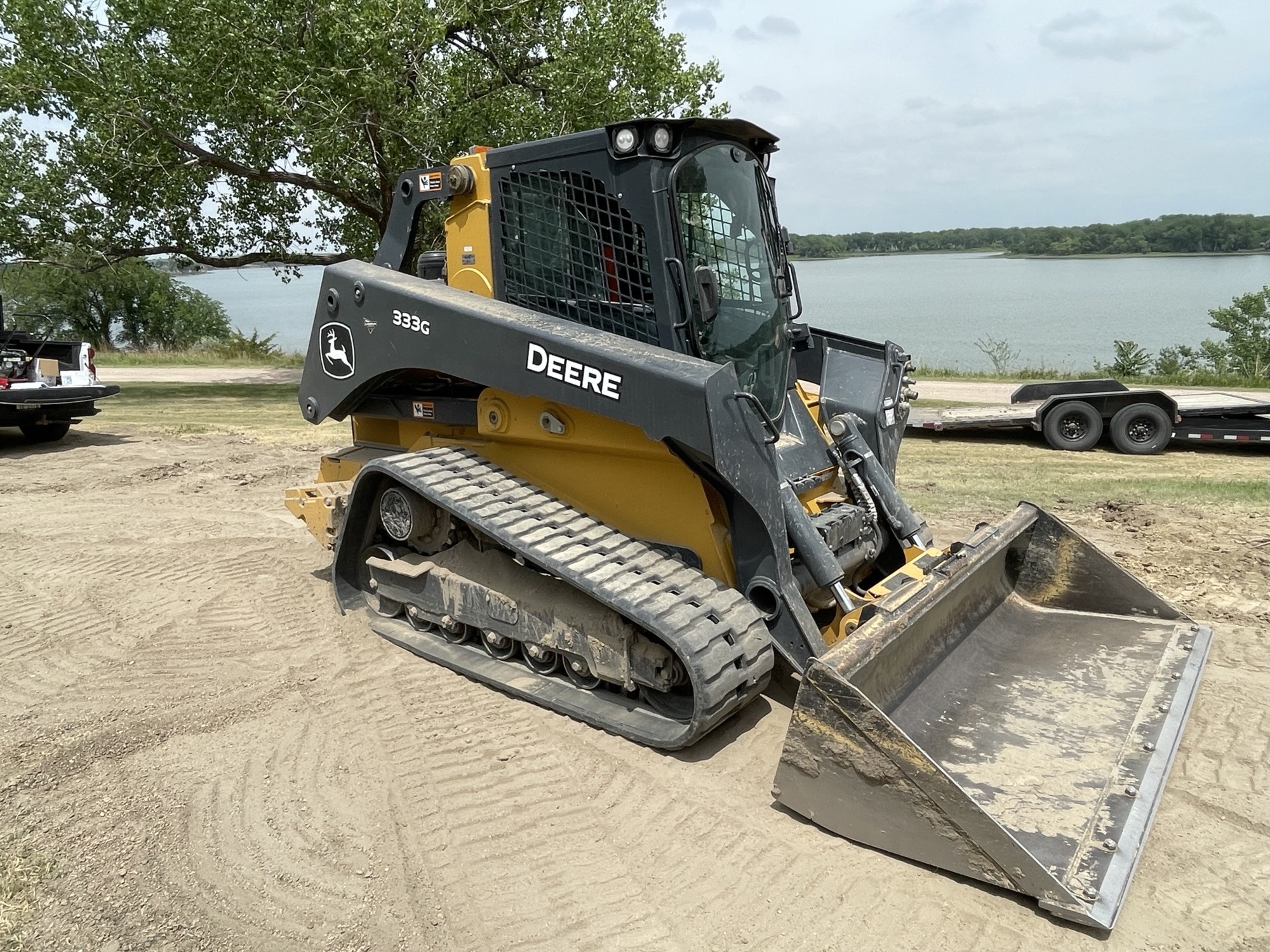 2019 John Deere 333G Image 5