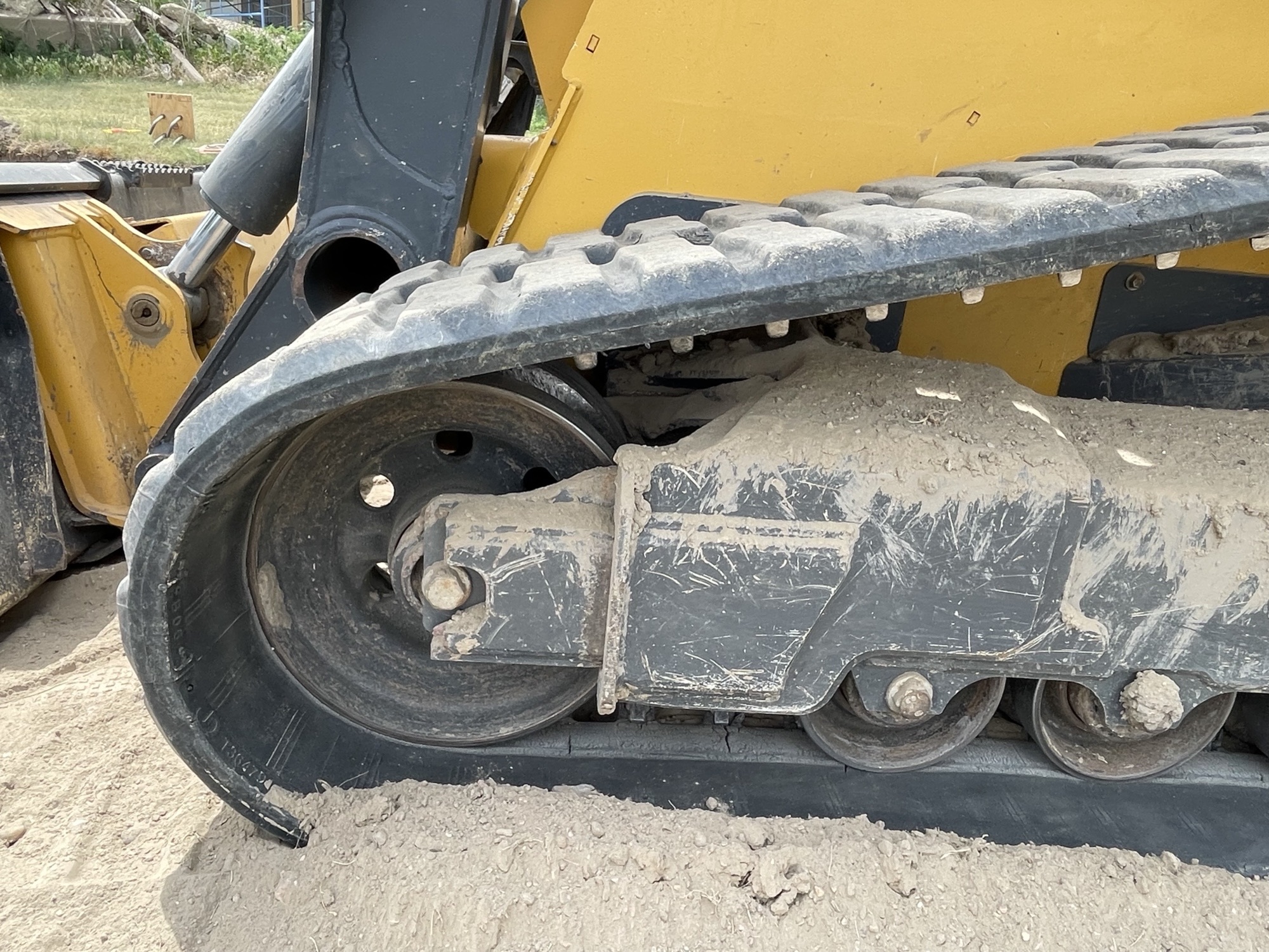 2019 John Deere 333G Image 8