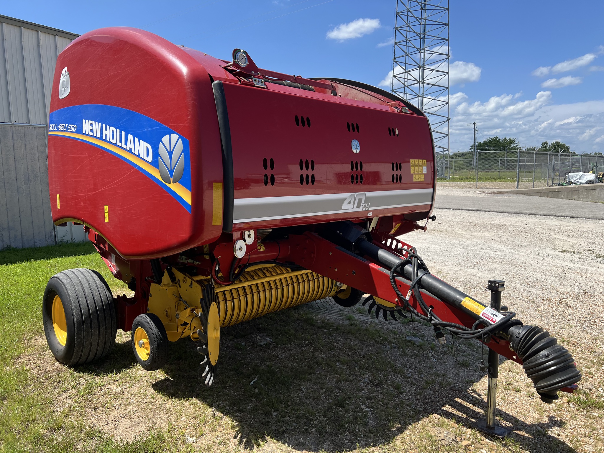  2015 New Holland Rollbelt 550 at Heritage Tractor in Rolla, MO