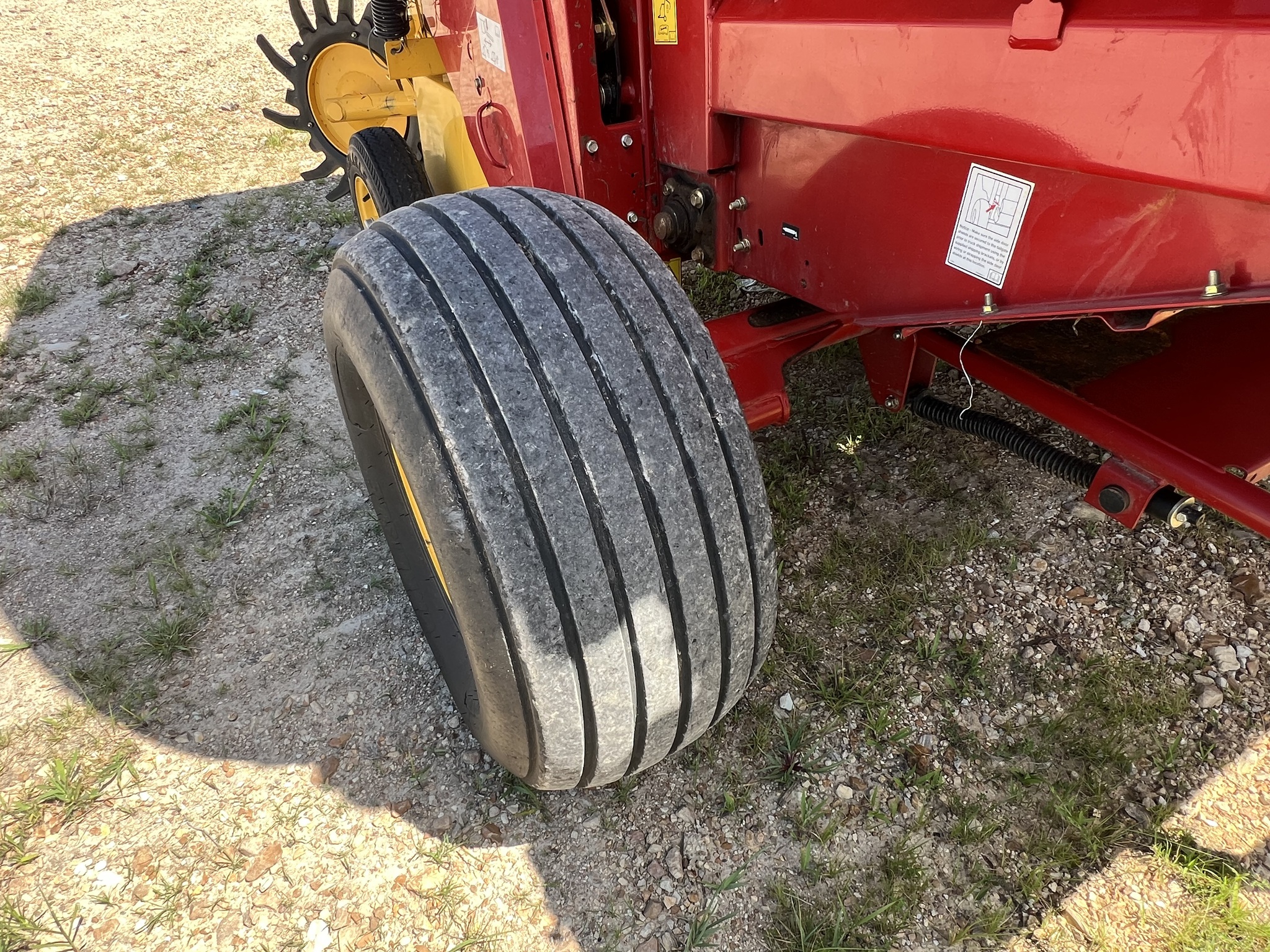  2015 New Holland Rollbelt 550 at Heritage Tractor in Rolla, MO